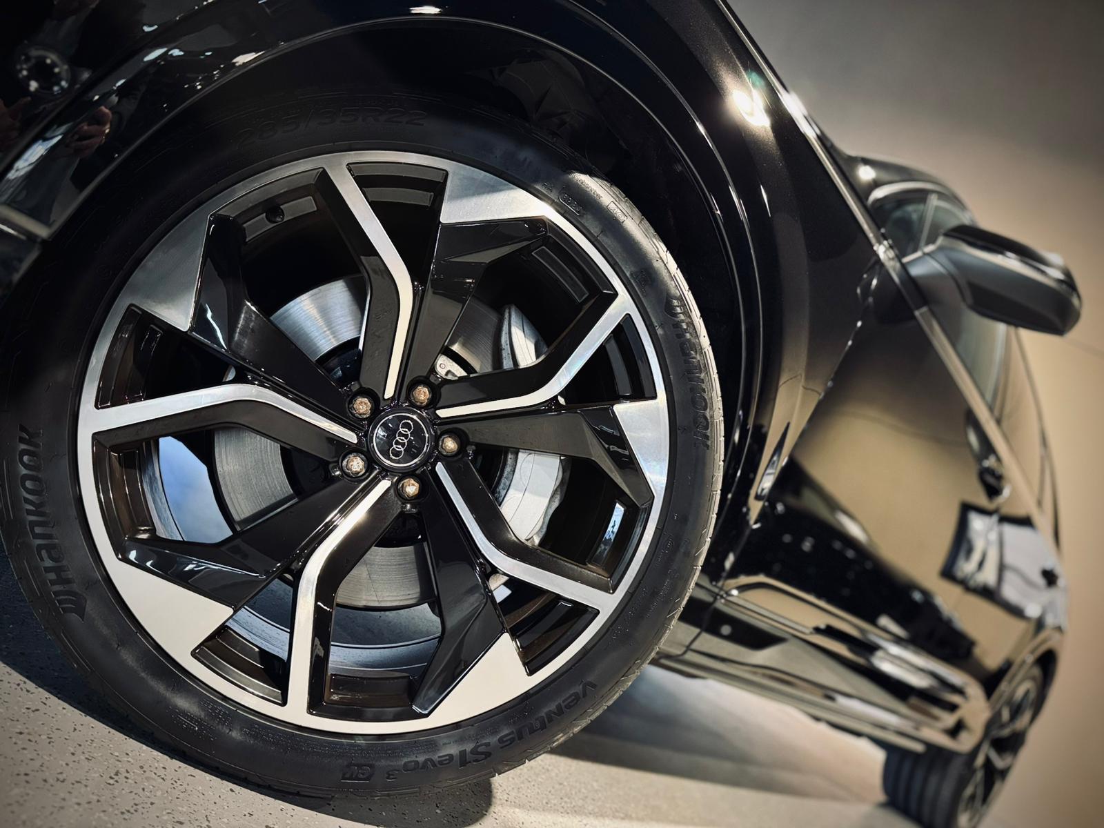 Foto van Audi Q7 55 TFSI E