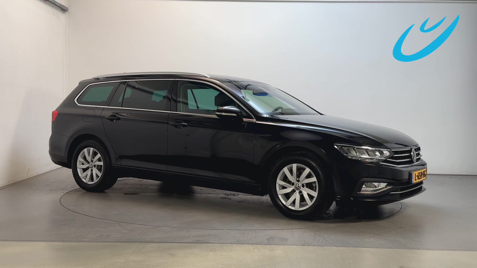 Volkswagen Passat 1.5 TSI 150pk DSG Business Camera Stoelverwarming Virtual Cockpit Navigatie 2021 - voorkant