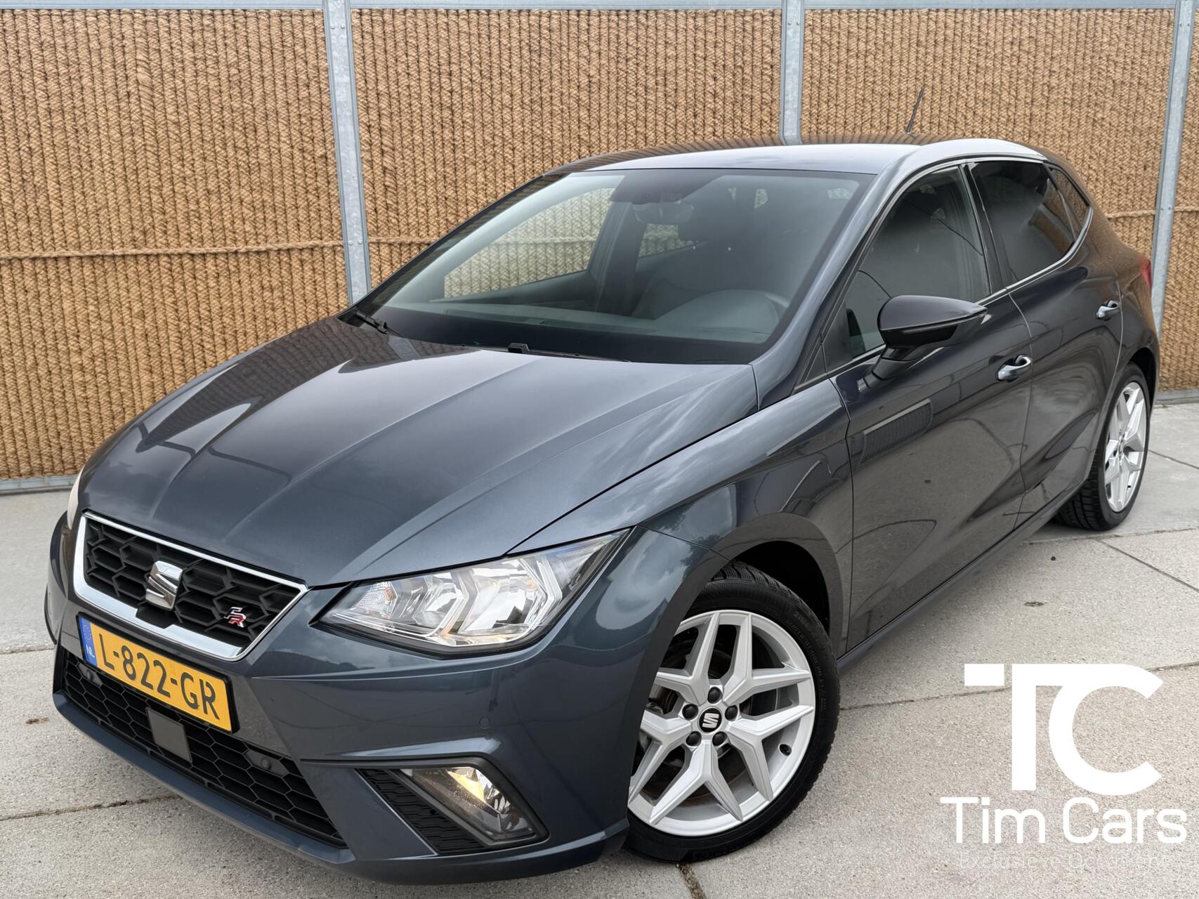 Seat Ibiza 1.0 TSI FR Business Intense Trekhaak | Camera | Apple CarPlay/Android Auto | Navigatiesysteem | Climate & cruise control | Parkeersensoren achter | Lichtmetalen velgen 2021 - voorkant