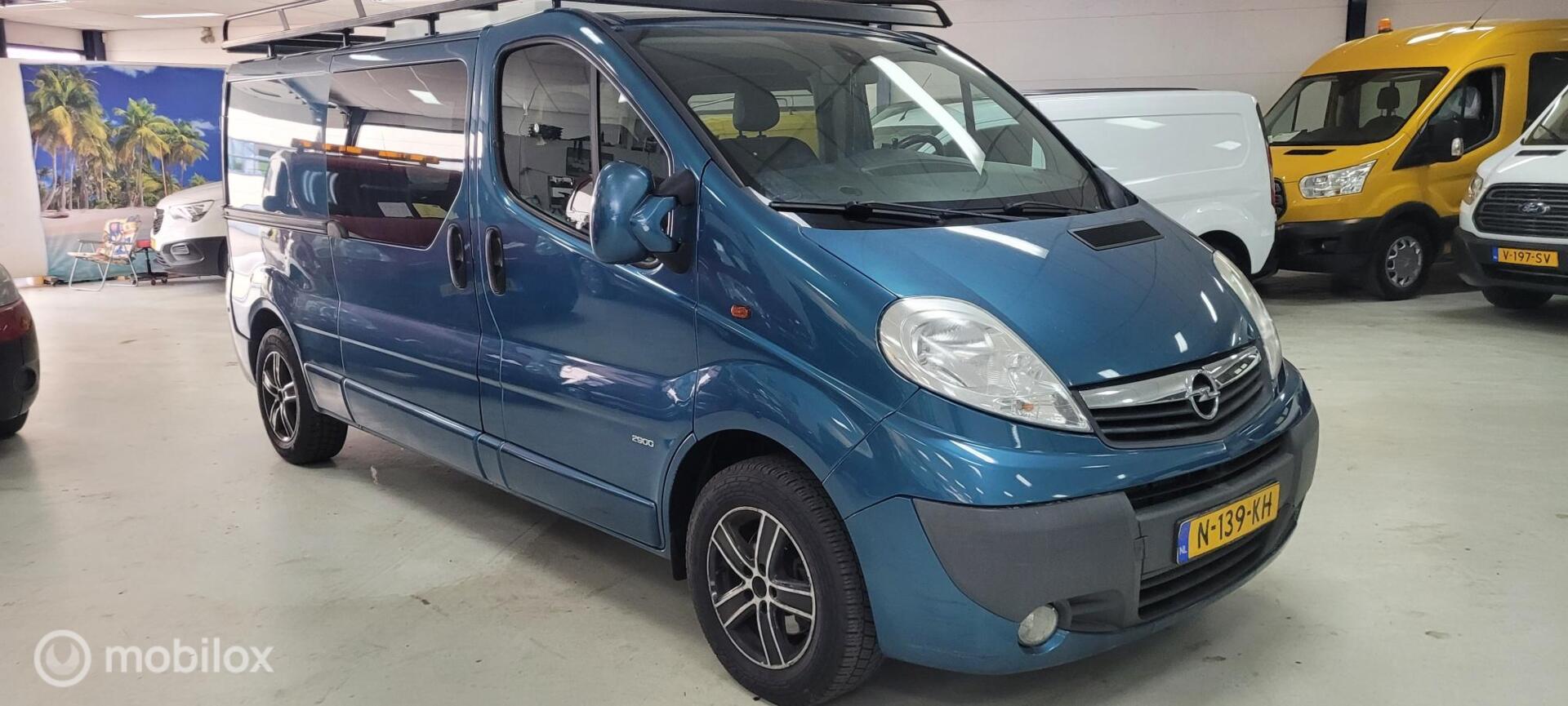 Opel Vivaro 2.0 dCi T29 L2 2012 - voorkant