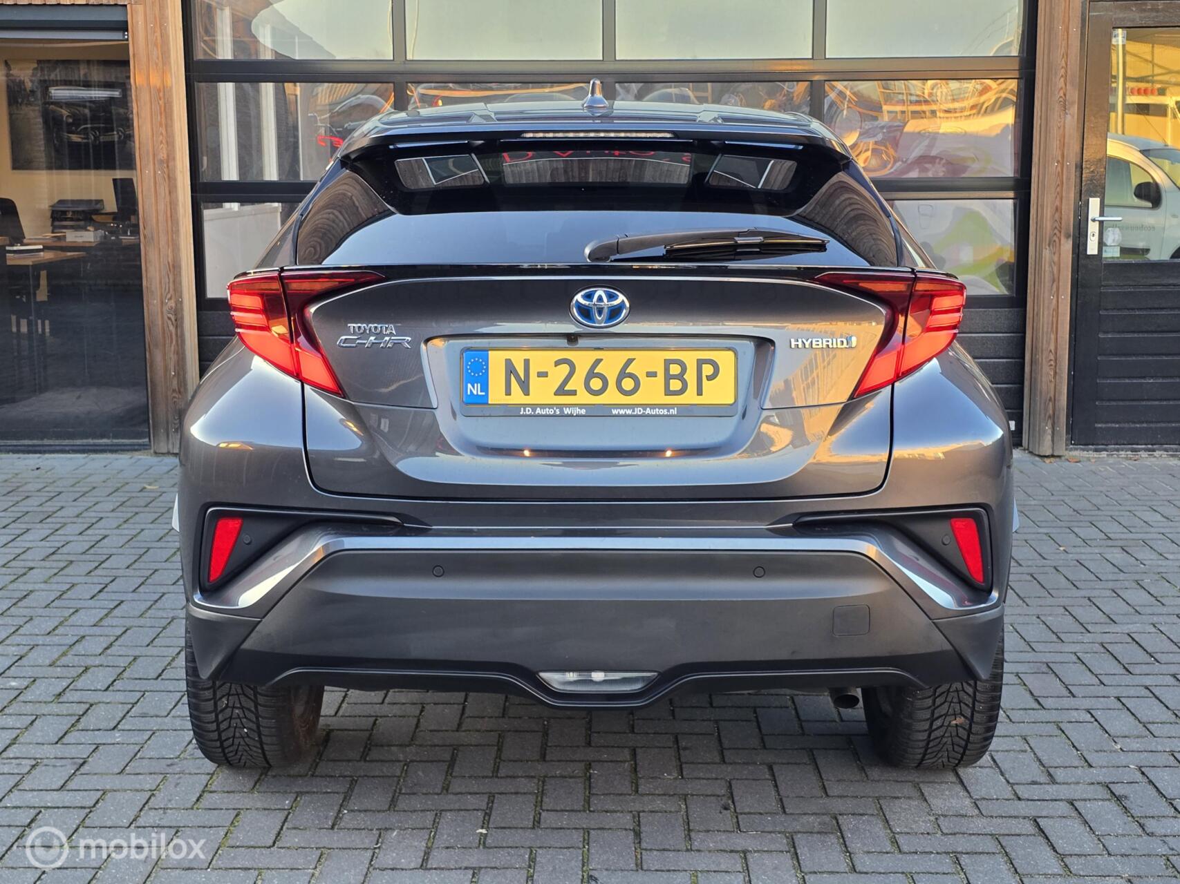 Foto van Toyota C-hr