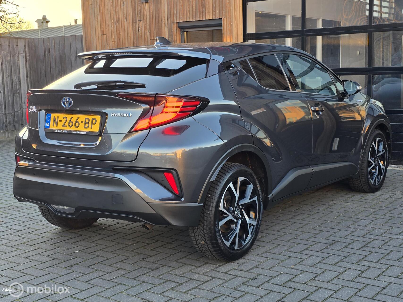 Foto van Toyota C-hr