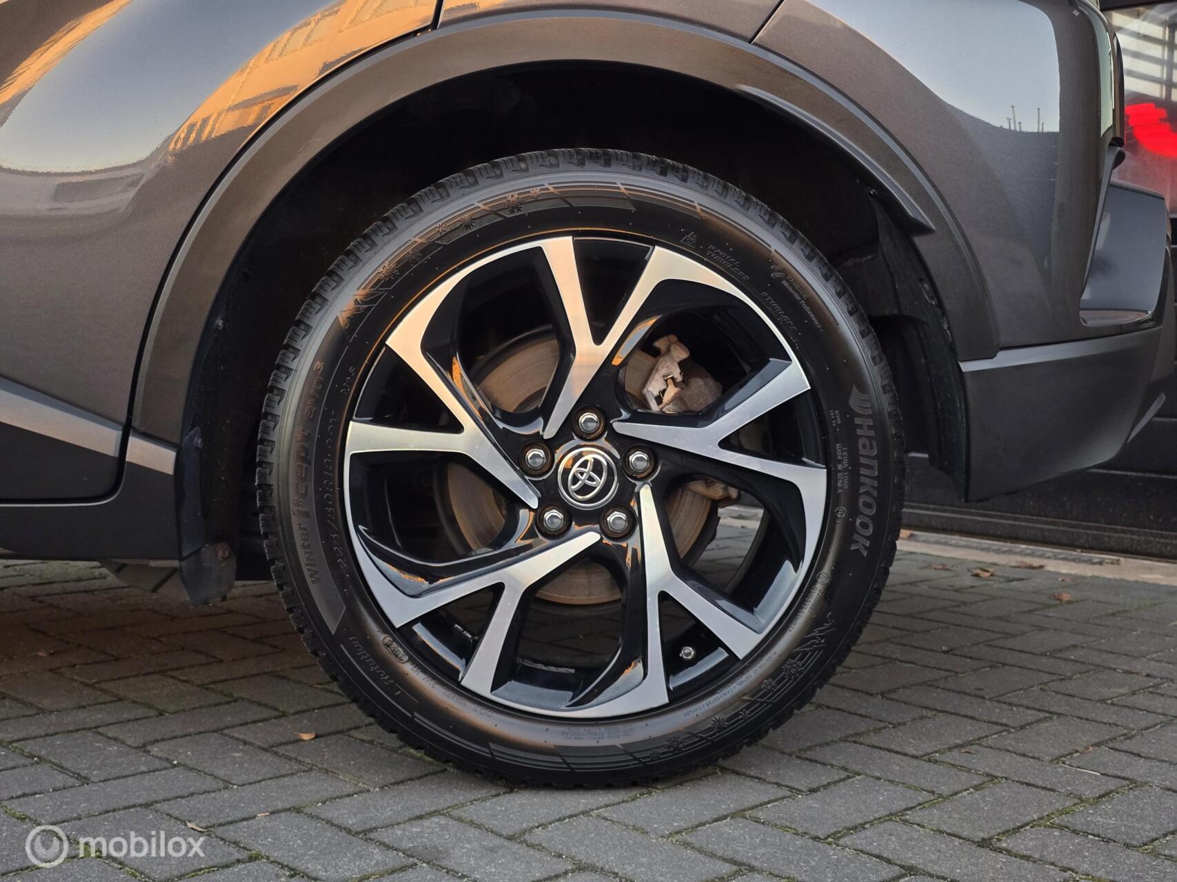 Foto van Toyota C-hr