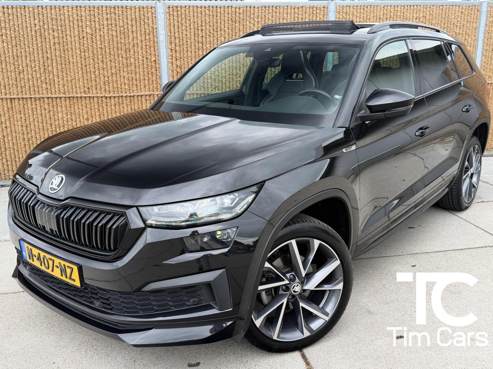 Skoda Kodiaq 1.5 TSI Sportline Business Automaat | Panoramadak | Adaptieve cruise control | Trekhaak uitklapbaar | Dodehoek detectie | LED koplampen | Canton HiFi | Keyless Entry&Start | Parkeersensoren voor en achter | Achteruitrijcamera 2021 - voorkant