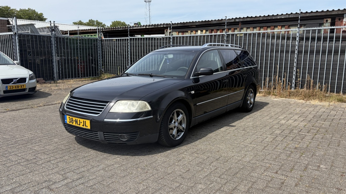 Volkswagen Passat 1.8 Turbo Arctic 2003 - voorkant