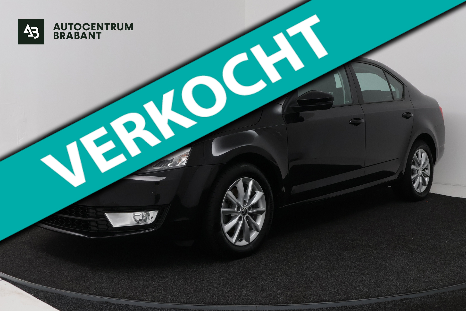 Skoda Octavia 1.0 TSI Greentech Ambition Business (NAVIGATIE, PDC, TREKHAAK, CLIMA, GOED ONDERHOUDEN) 2017 - voorkant