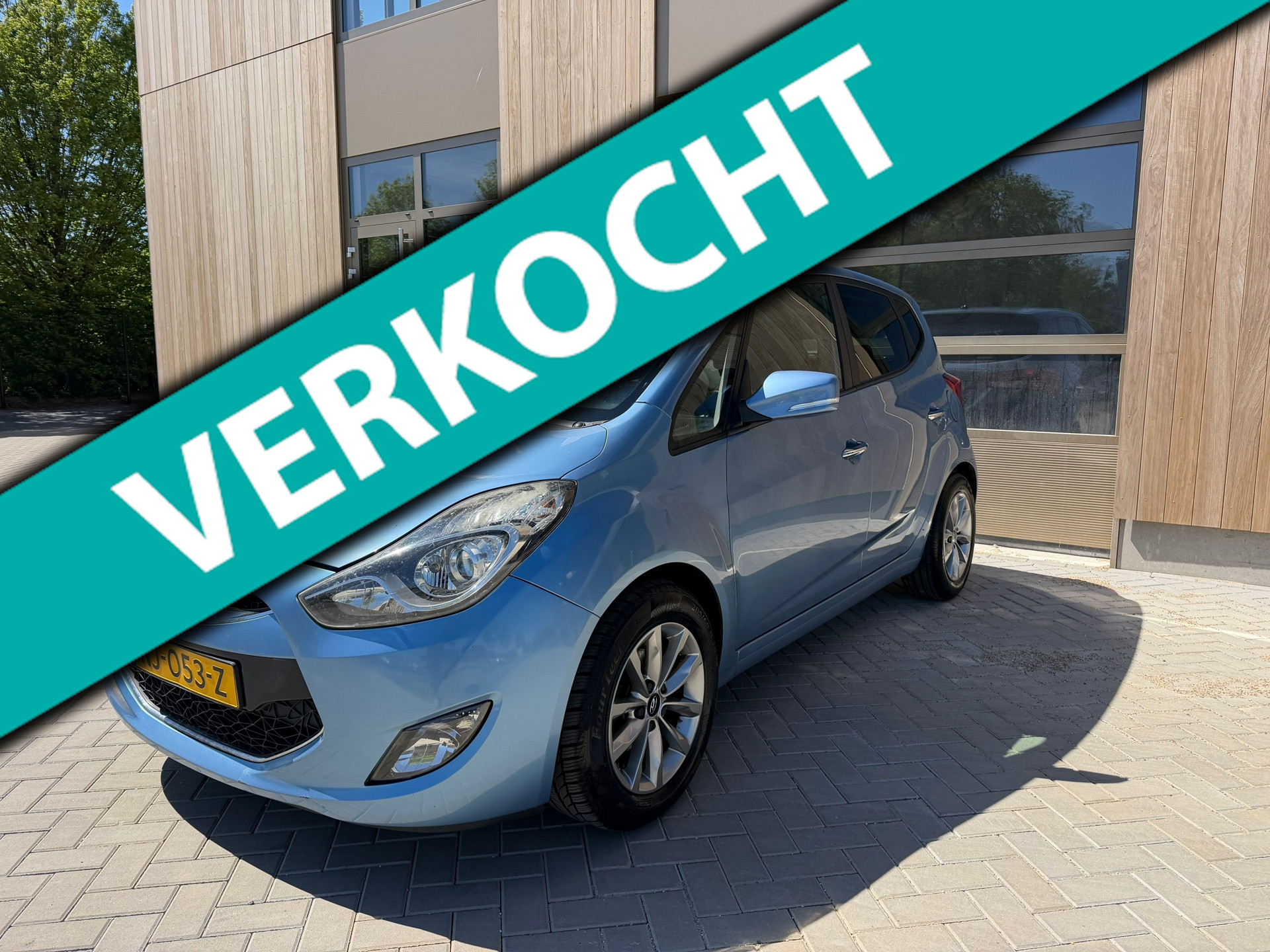 Hyundai Ix20 1.6i i-Vision 5Drs| Automaat|Parkeersensoren|Stoelverwarming|Keyless| Nieuwe APK 2012 - voorkant