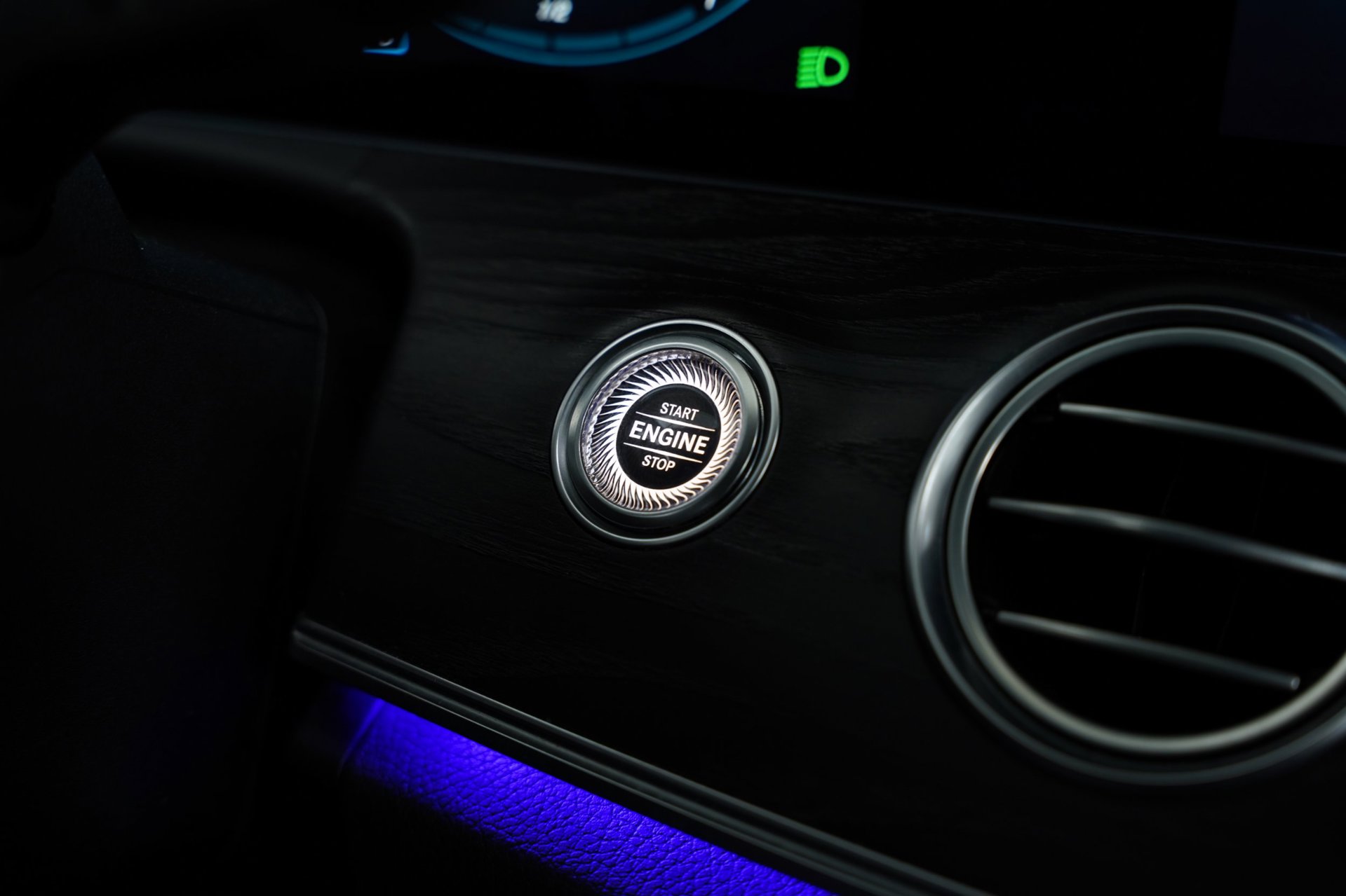Foto van Mercedes-Benz E 300 E