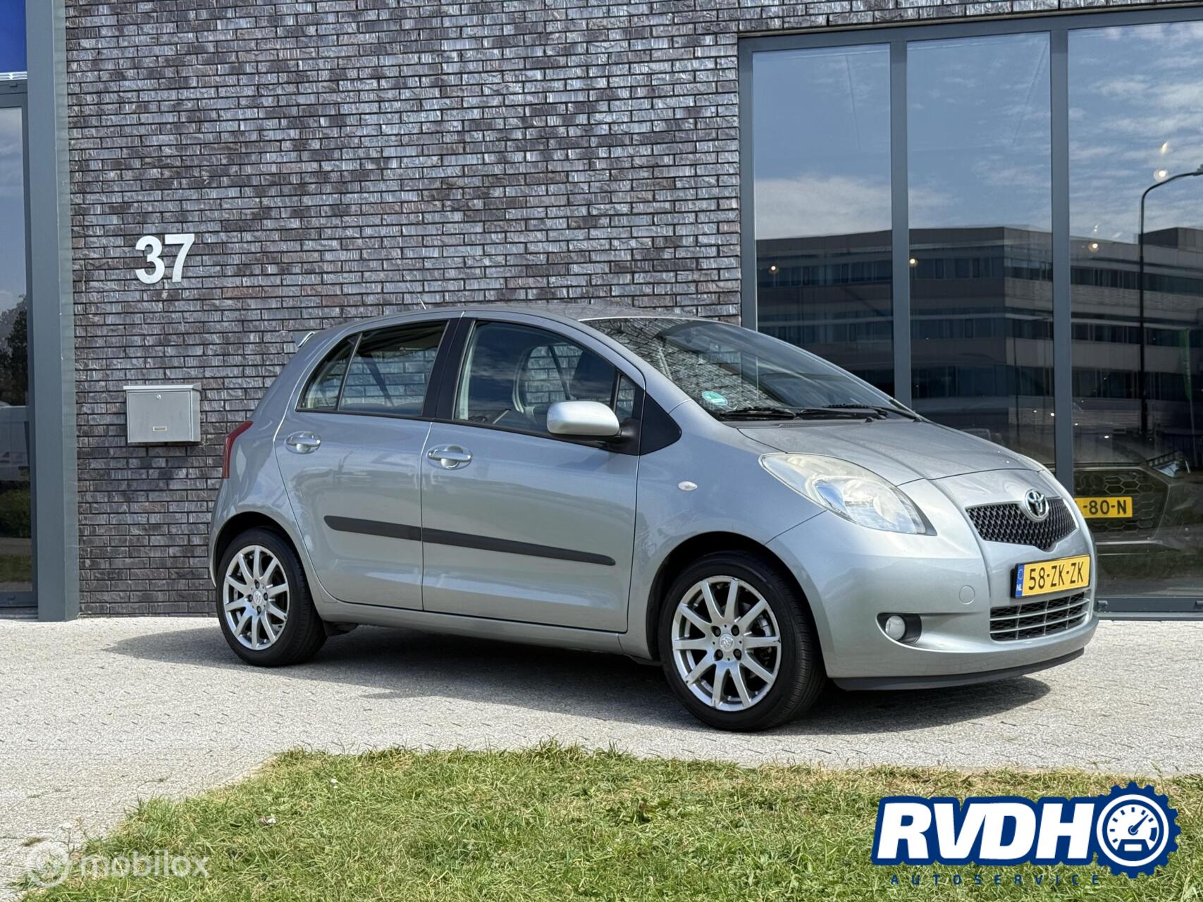 Toyota Toyota Yaris 1.3 VVTi Sol |Leer|Airco|TrekH 2008 - voorkant