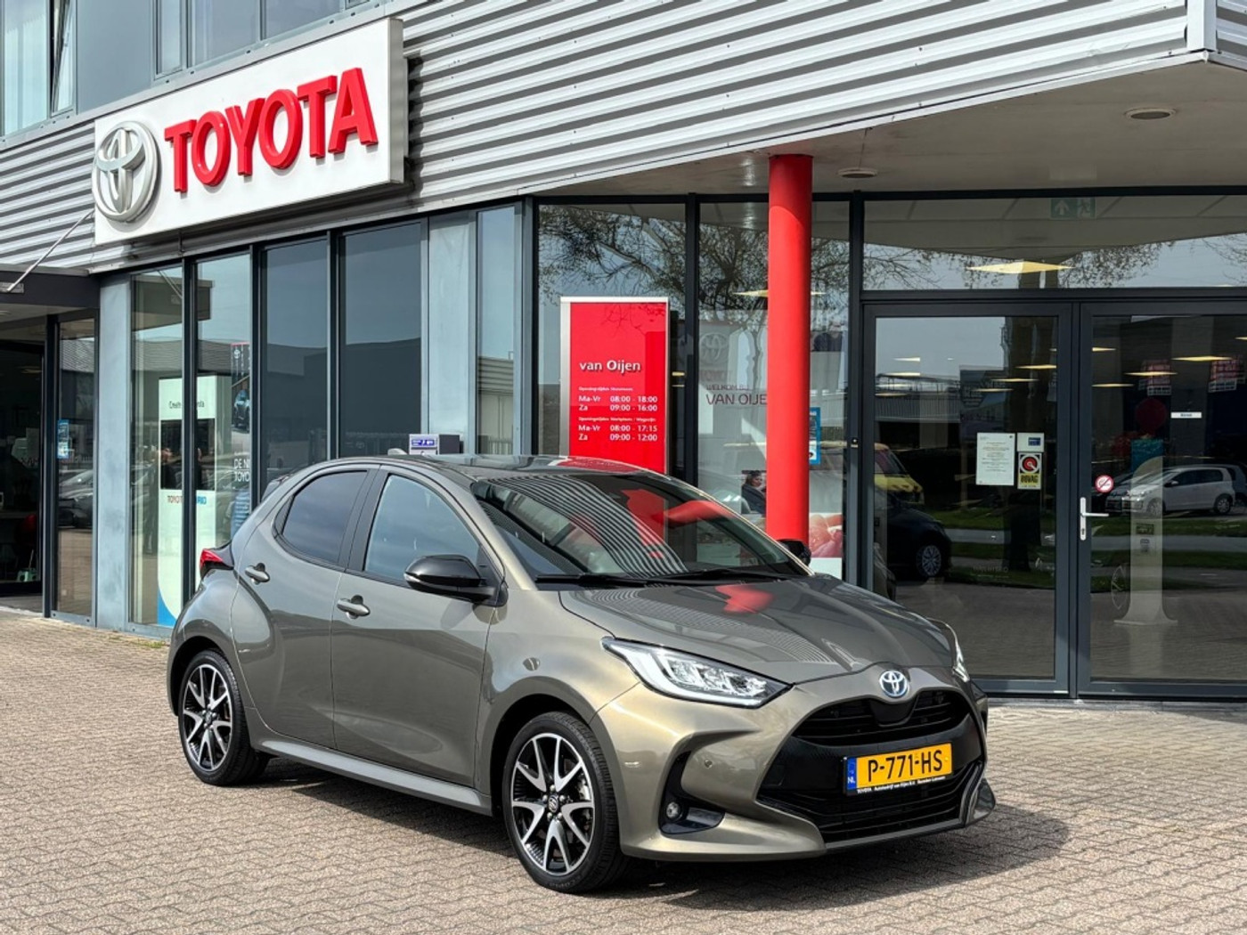 Toyota Toyota Yaris 1.5 Hyb. Executive | Nav | Dodehoek | Stoel vw | PDC | Lage km 2022 - voorkant