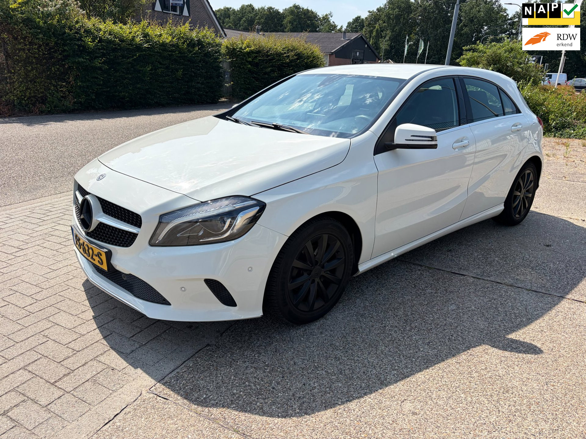 Mercedes-Benz A 180 D 180 d BlueEFFICIENCY Business 2017 - voorkant