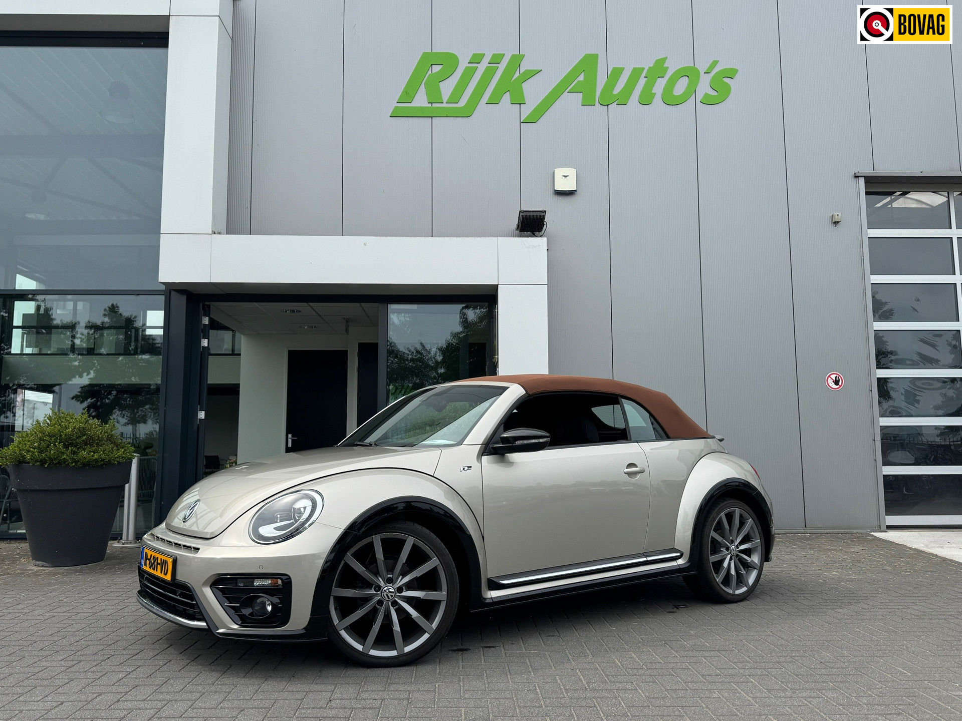 Volkswagen Beetle 2.0 TDI R-line * Led * Camera * 20 inch 2015 - voorkant