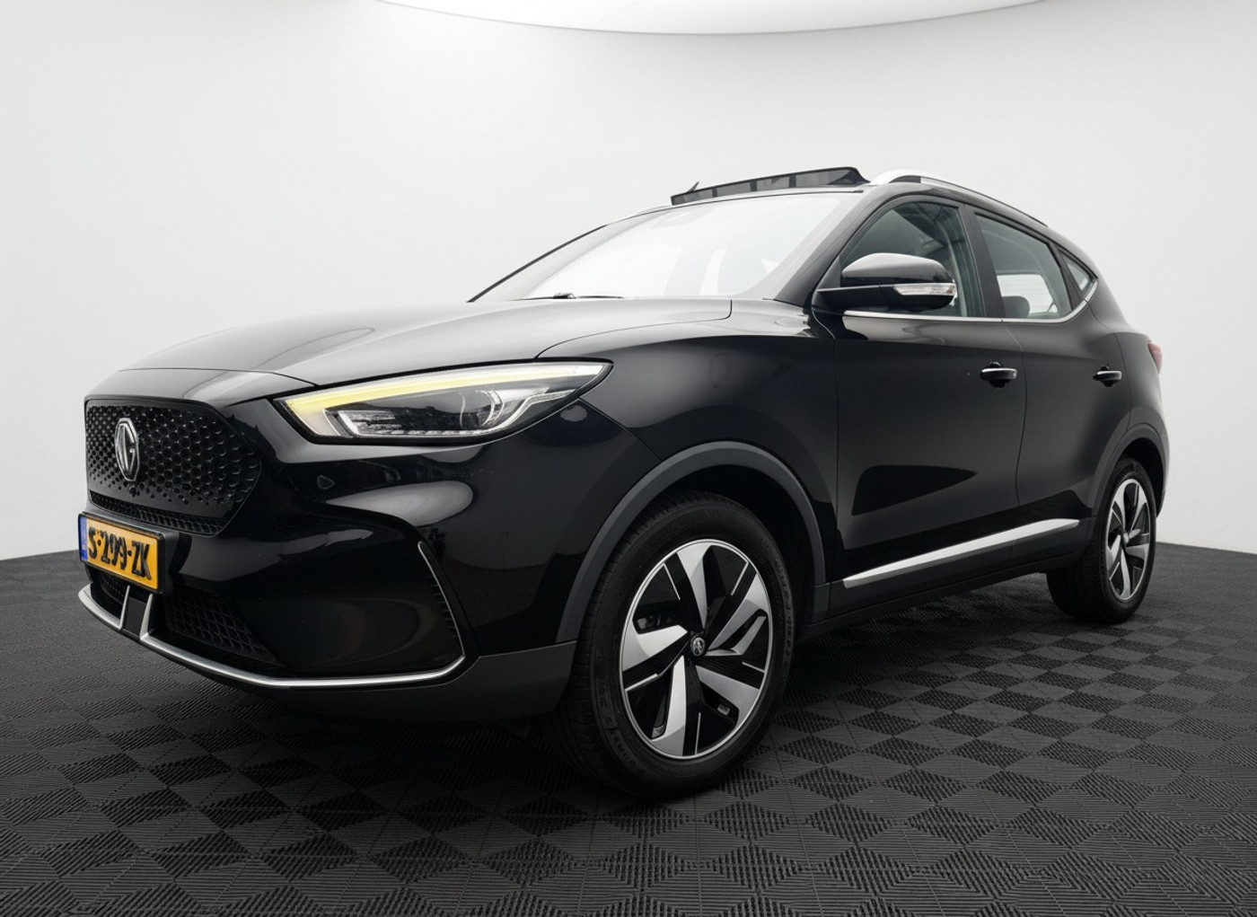 Foto van MG MG ZS Ev