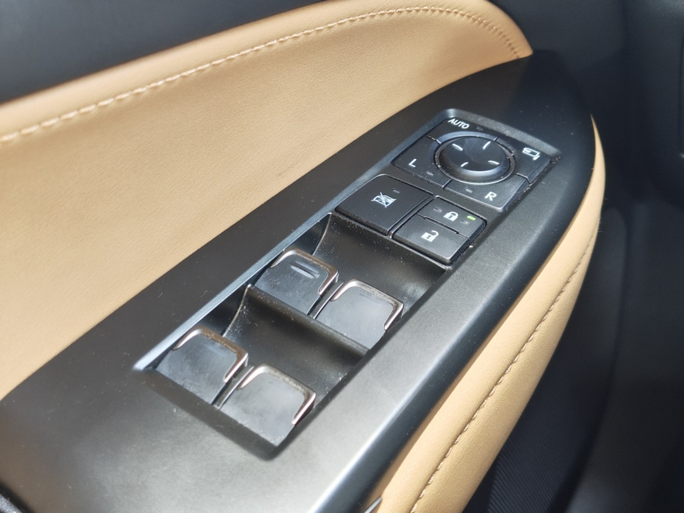 Foto van Lexus Lexus Nx450h+