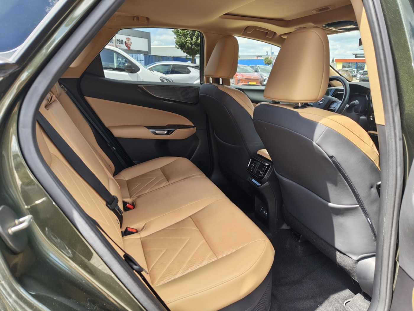 Foto van Lexus Lexus Nx450h+
