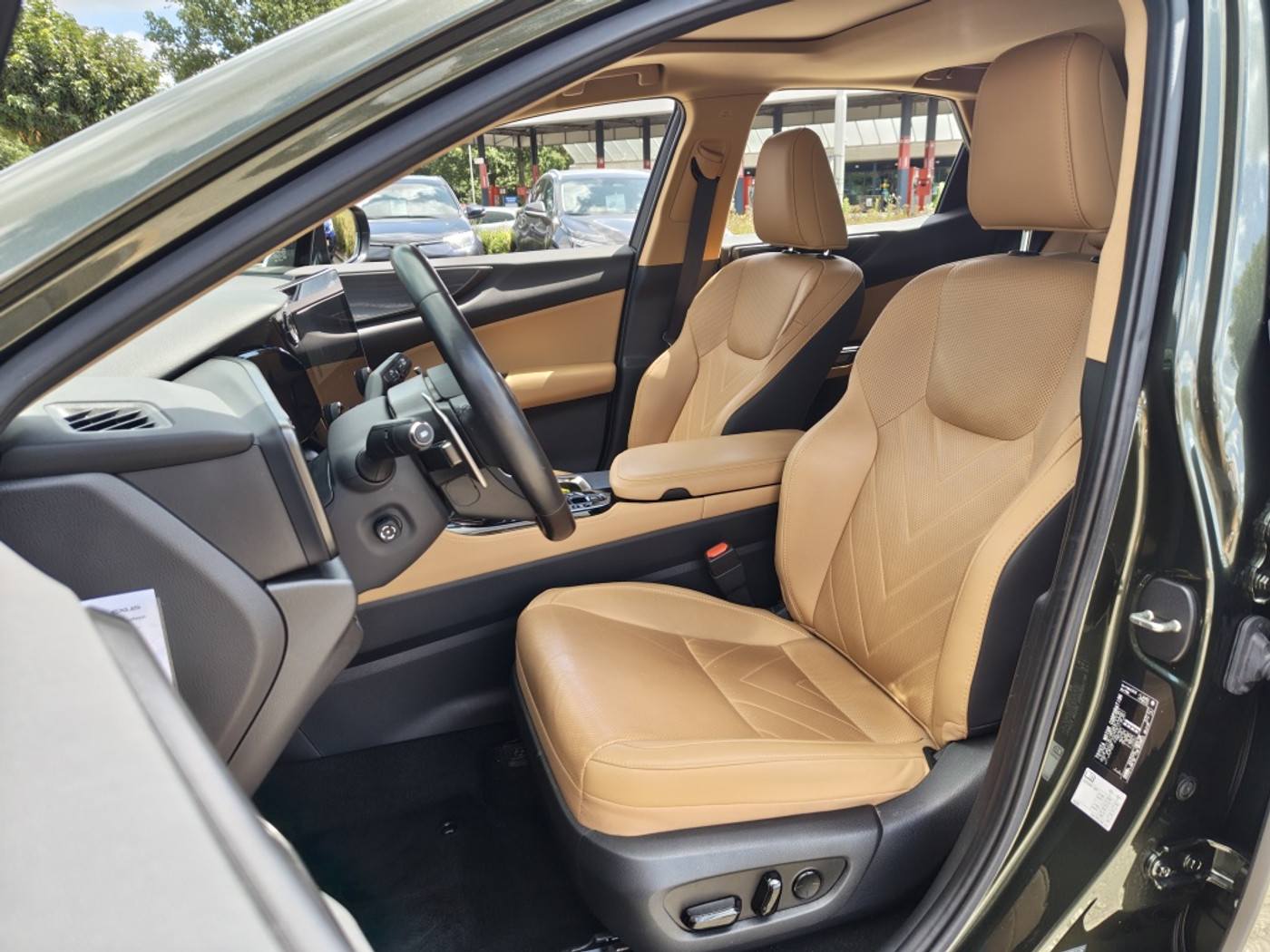 Foto van Lexus Lexus Nx450h+