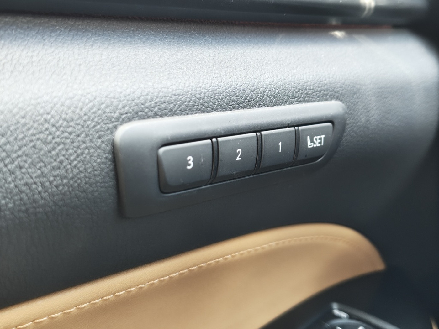 Foto van Lexus Lexus Nx450h+