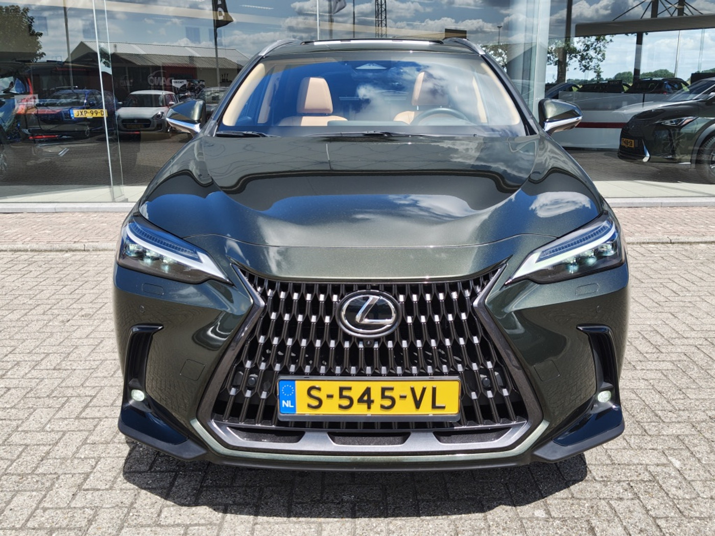 Foto van Lexus Lexus Nx450h+