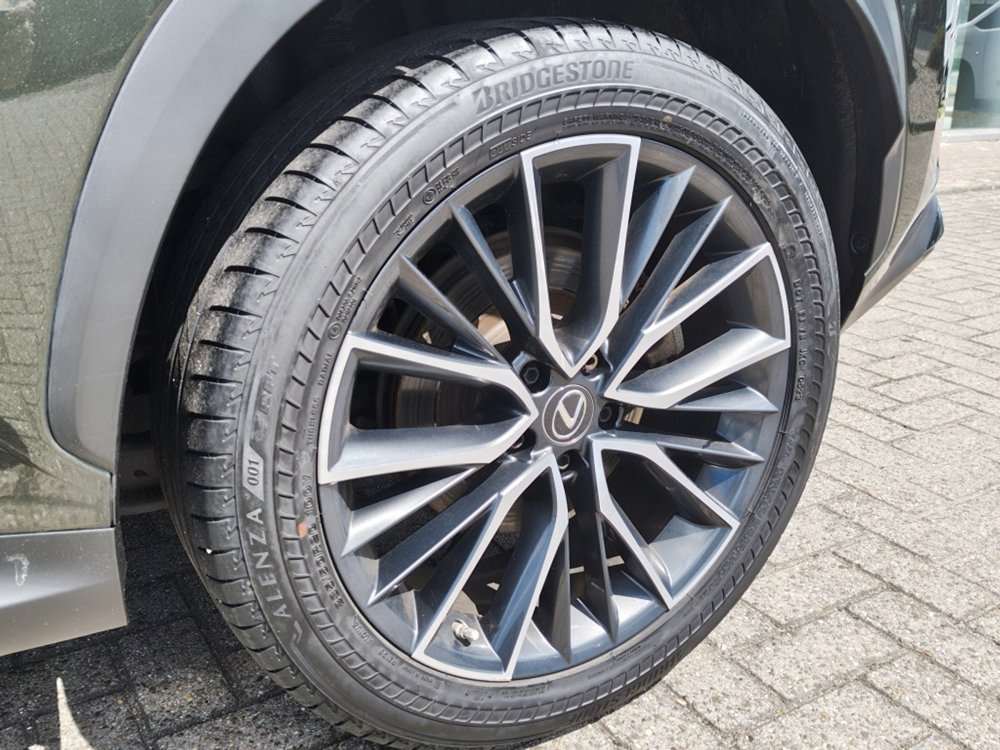 Foto van Lexus Lexus Nx450h+