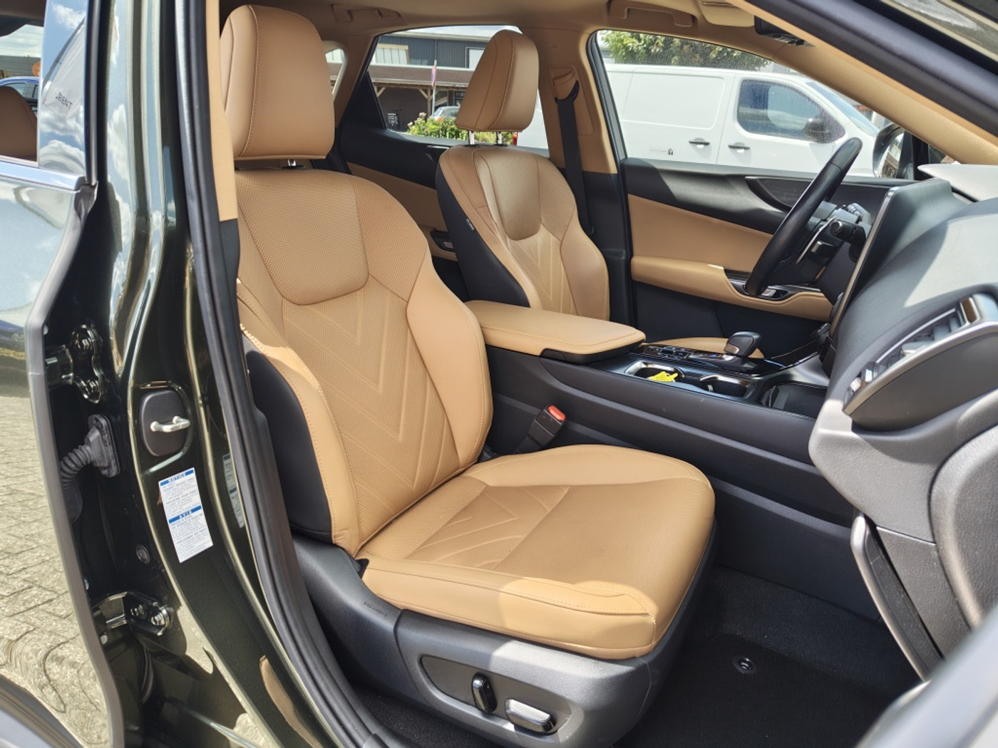Foto van Lexus Lexus Nx450h+