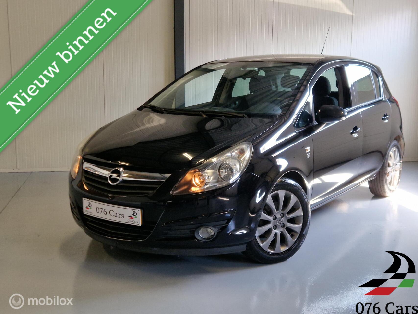 Opel Corsa 1.2-16V '111' Edition 101 DKM NAP AIRCO 5 DEURS 2010 - voorkant