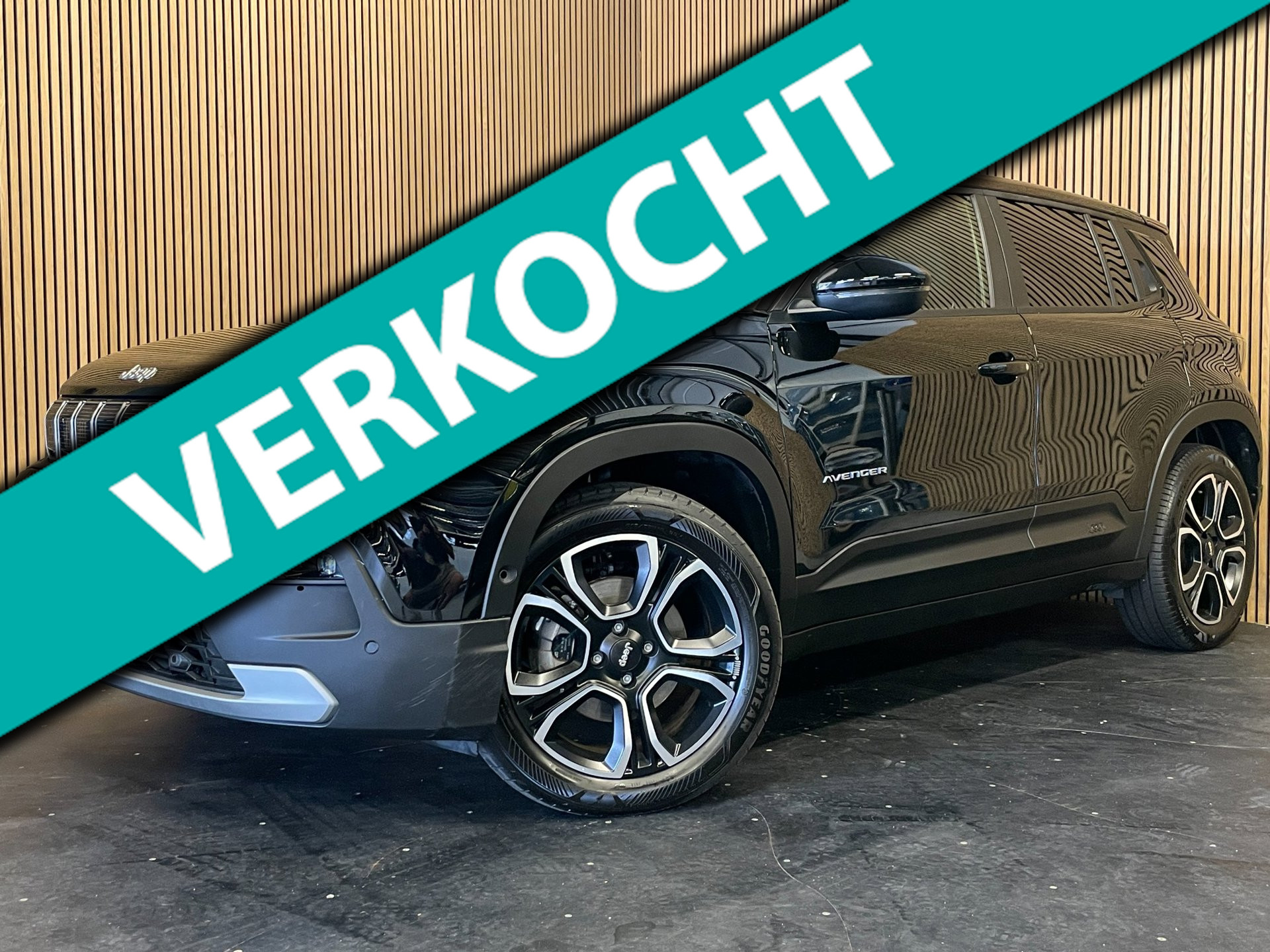 Jeep Avenger 54 kWh|95% SOH|BLACK EDITION|ELEK.A-KLEP|ACC|CAMERA|CARPLAY|ANDROID AUTO|STOELVERW.|PDC V+A|LMV|NAP|NL-AUTO|INCL.BTW| 2023 - voorkant