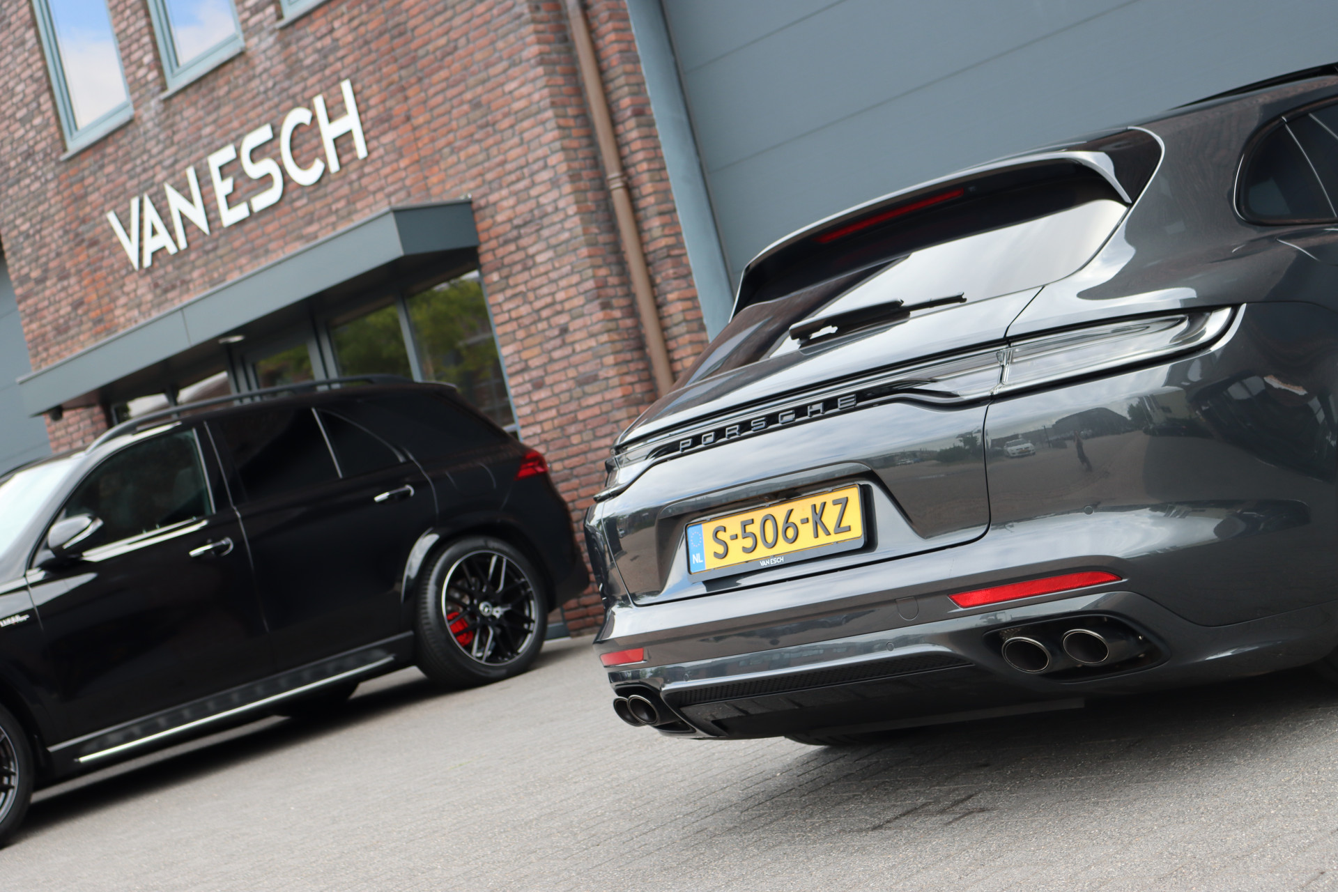 Foto van Porsche Panamera Turbo S E-hybrid