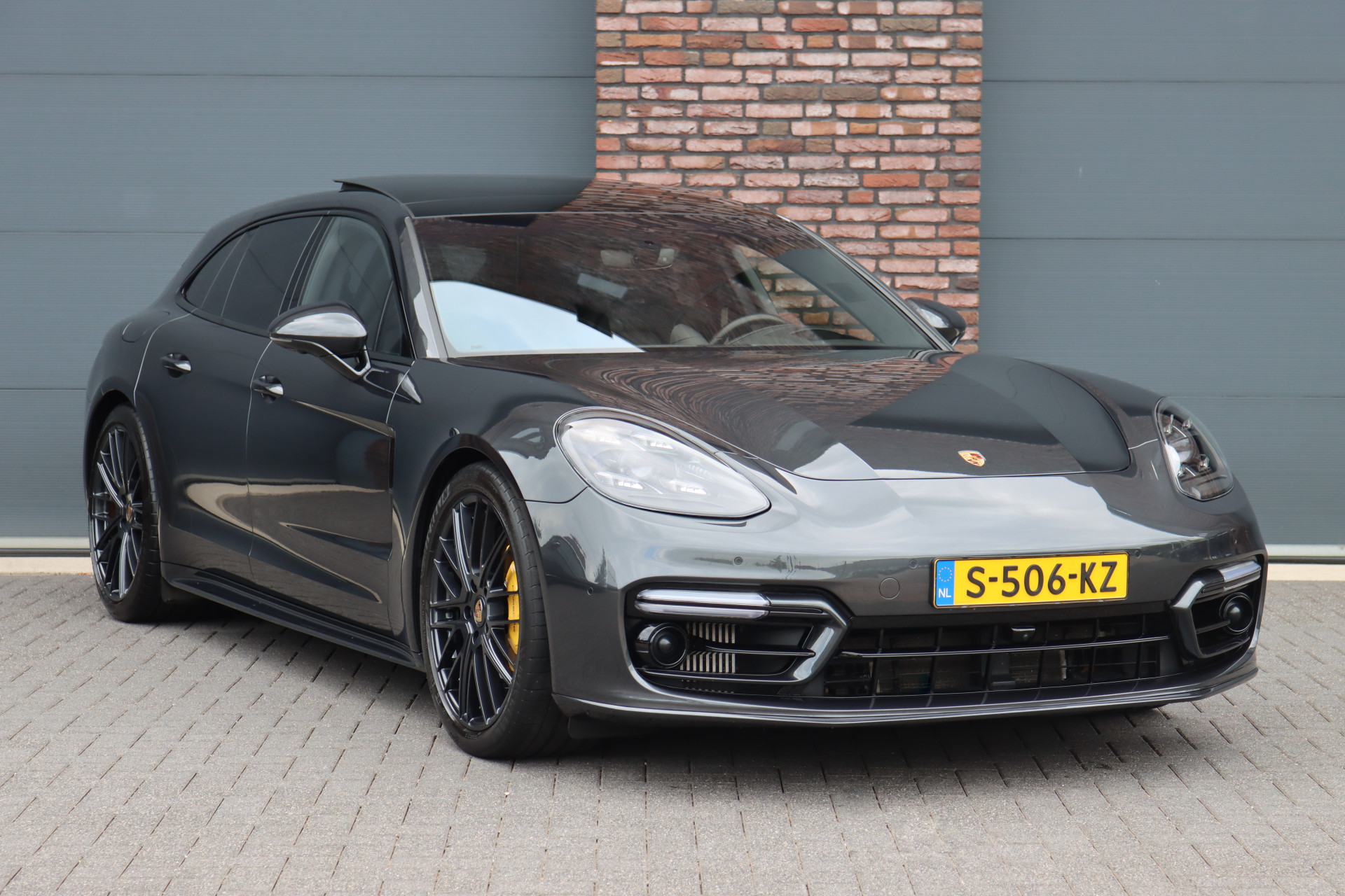 Foto van Porsche Panamera Turbo S E-hybrid