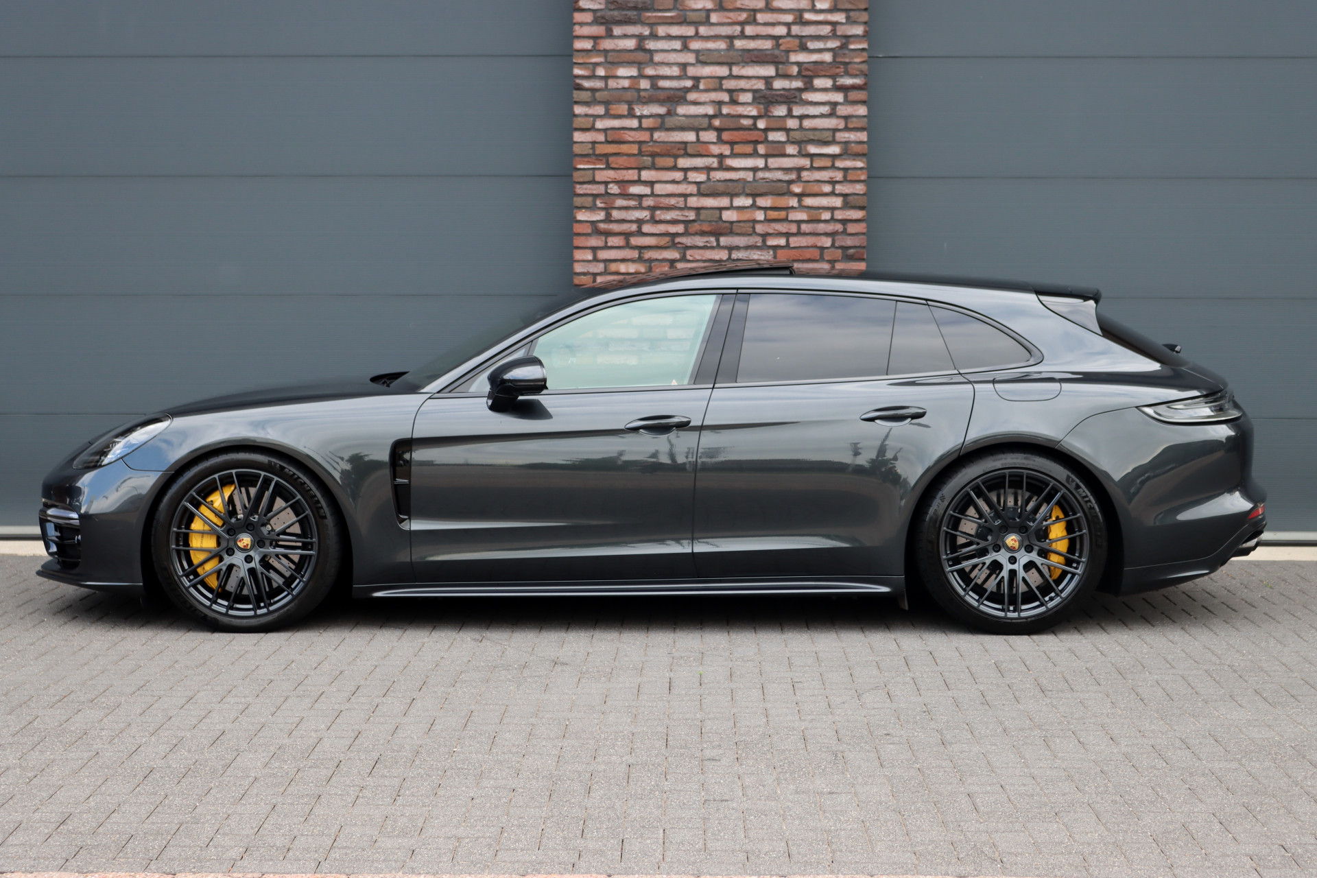 Foto van Porsche Panamera Turbo S E-hybrid