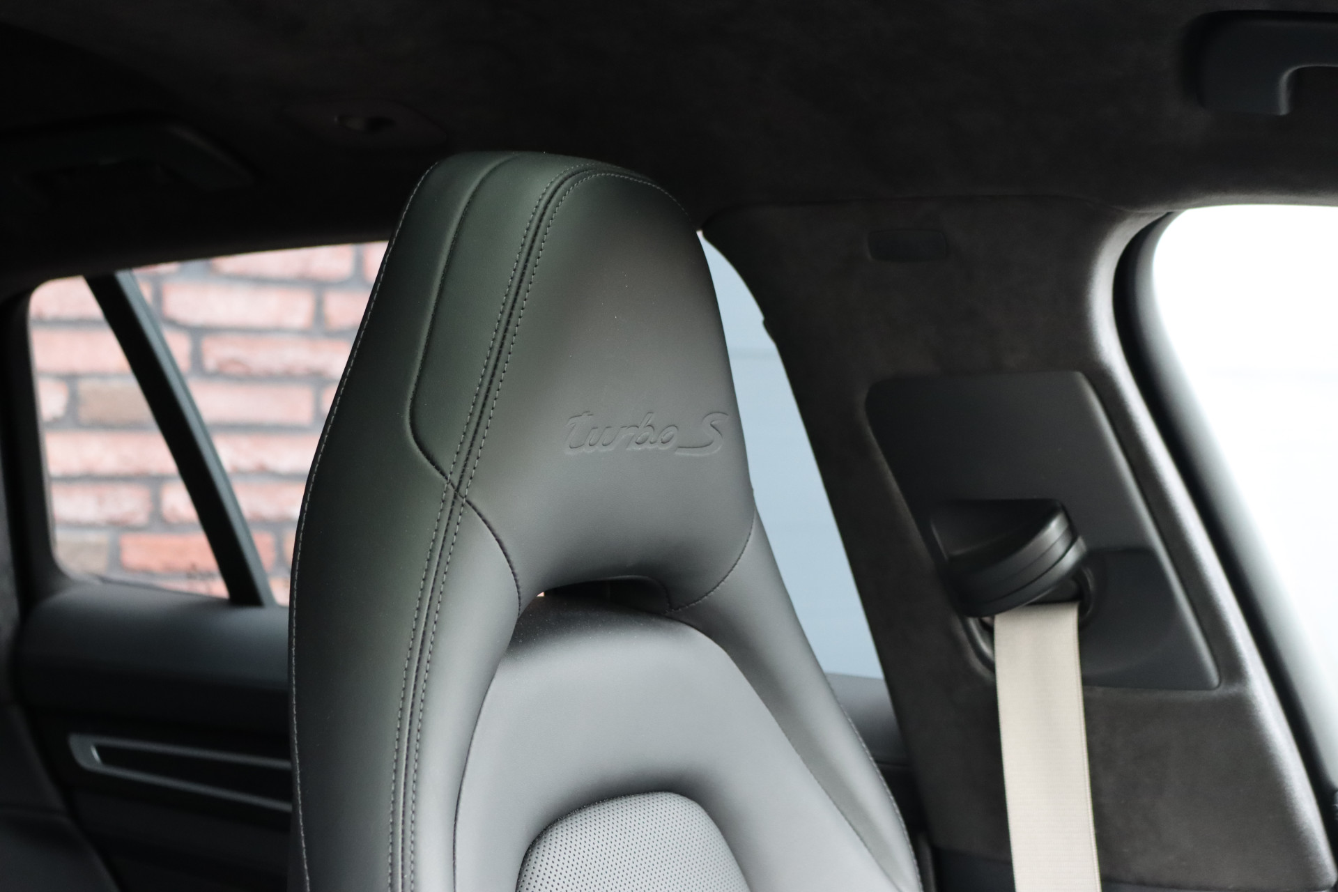 Foto van Porsche Panamera Turbo S E-hybrid