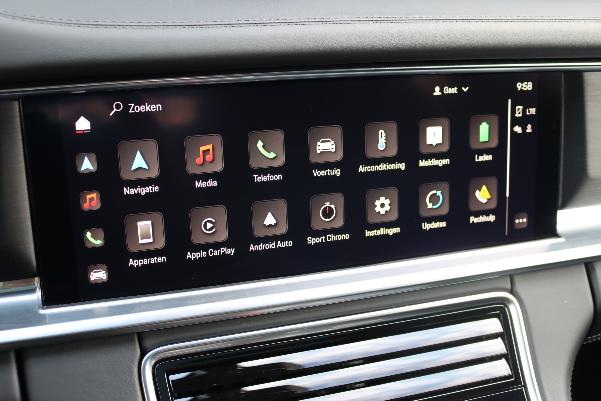Foto van Porsche Panamera Turbo S E-hybrid