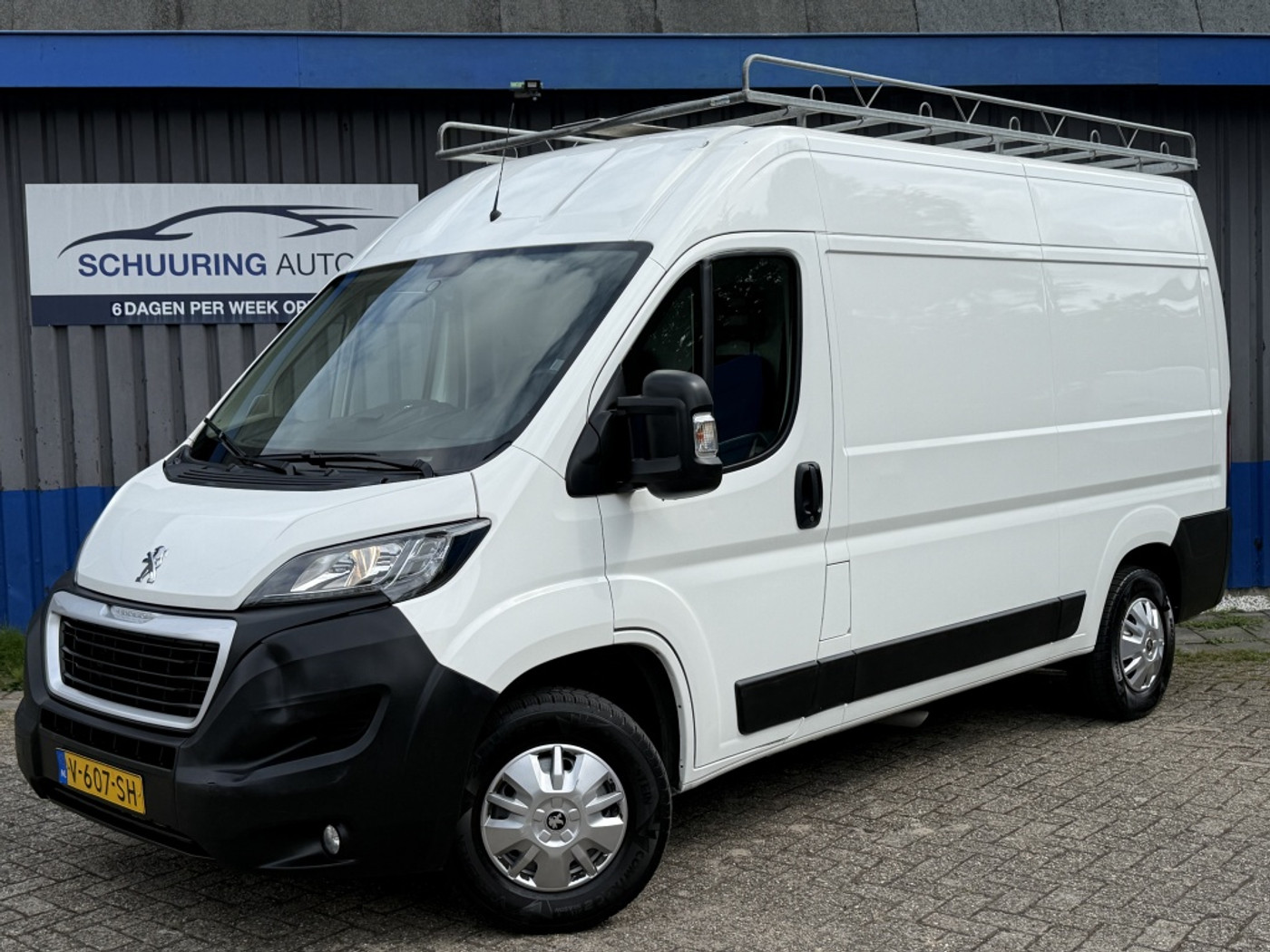 Peugeot Boxer 330 2.0 HDI L2H2 Navi / Airco 2018 - voorkant
