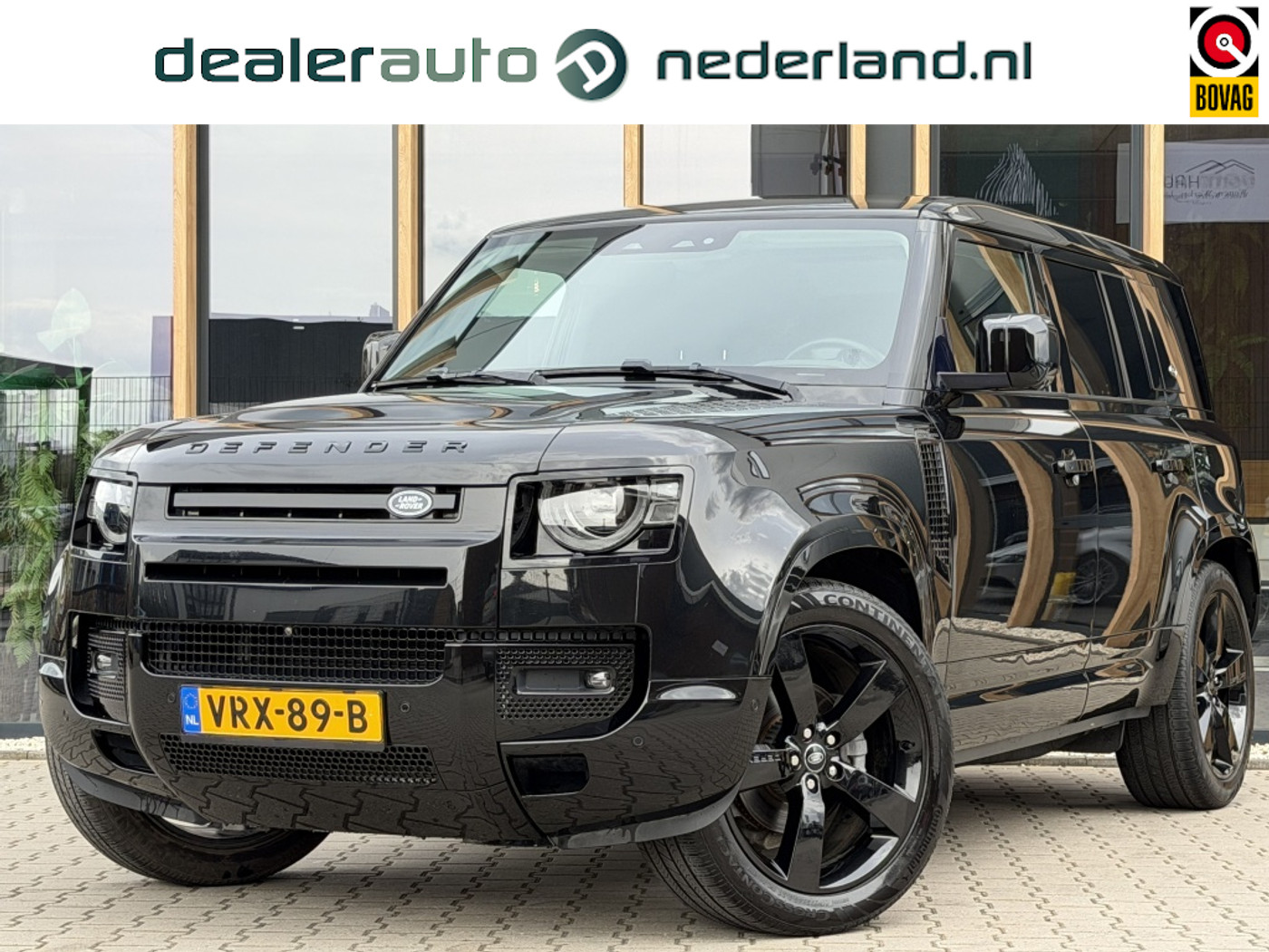 Land Rover Defender 2.0 D240 110 SE 2020 - voorkant