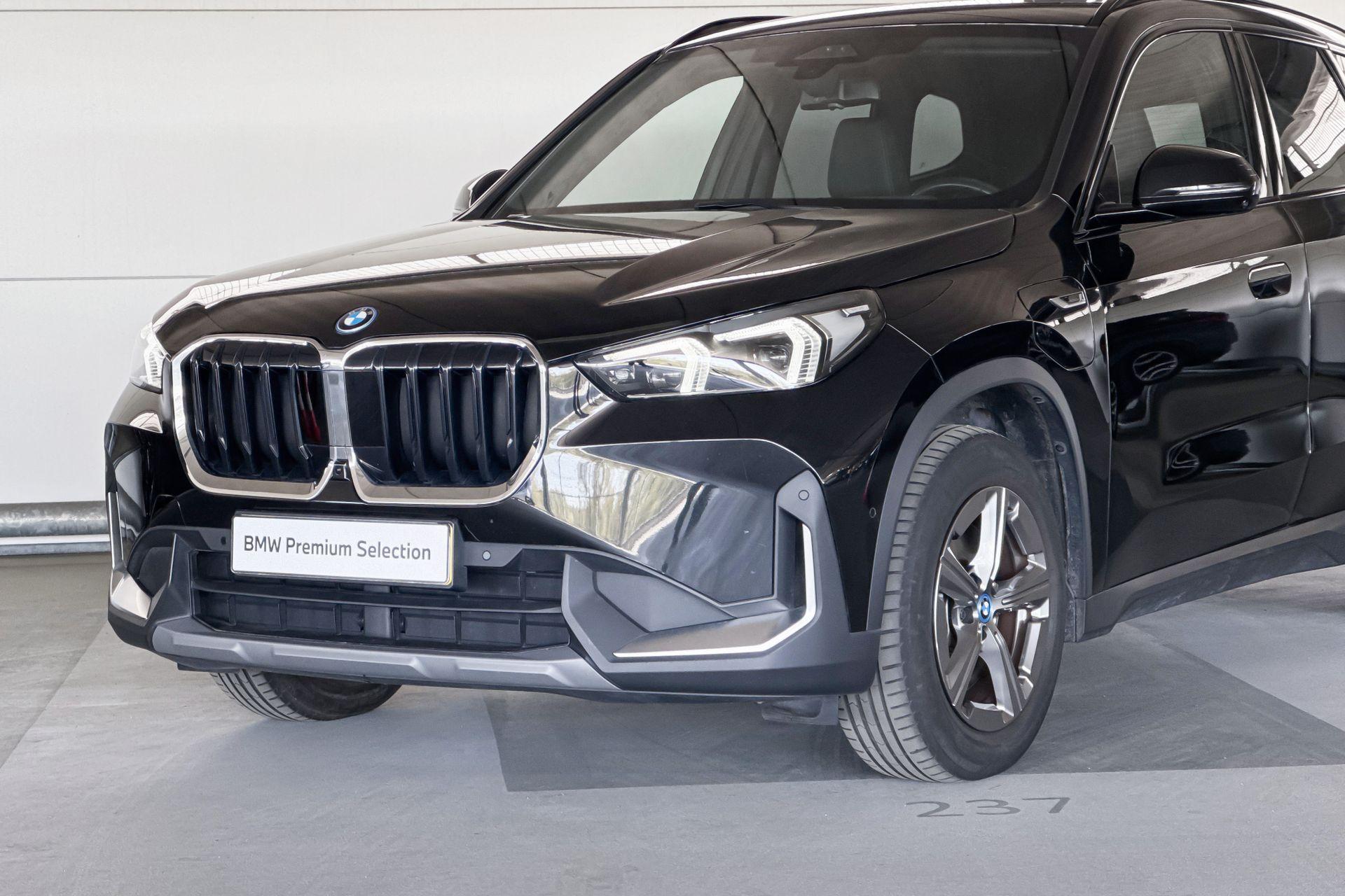 Foto van BMW X1 Xdrive30e