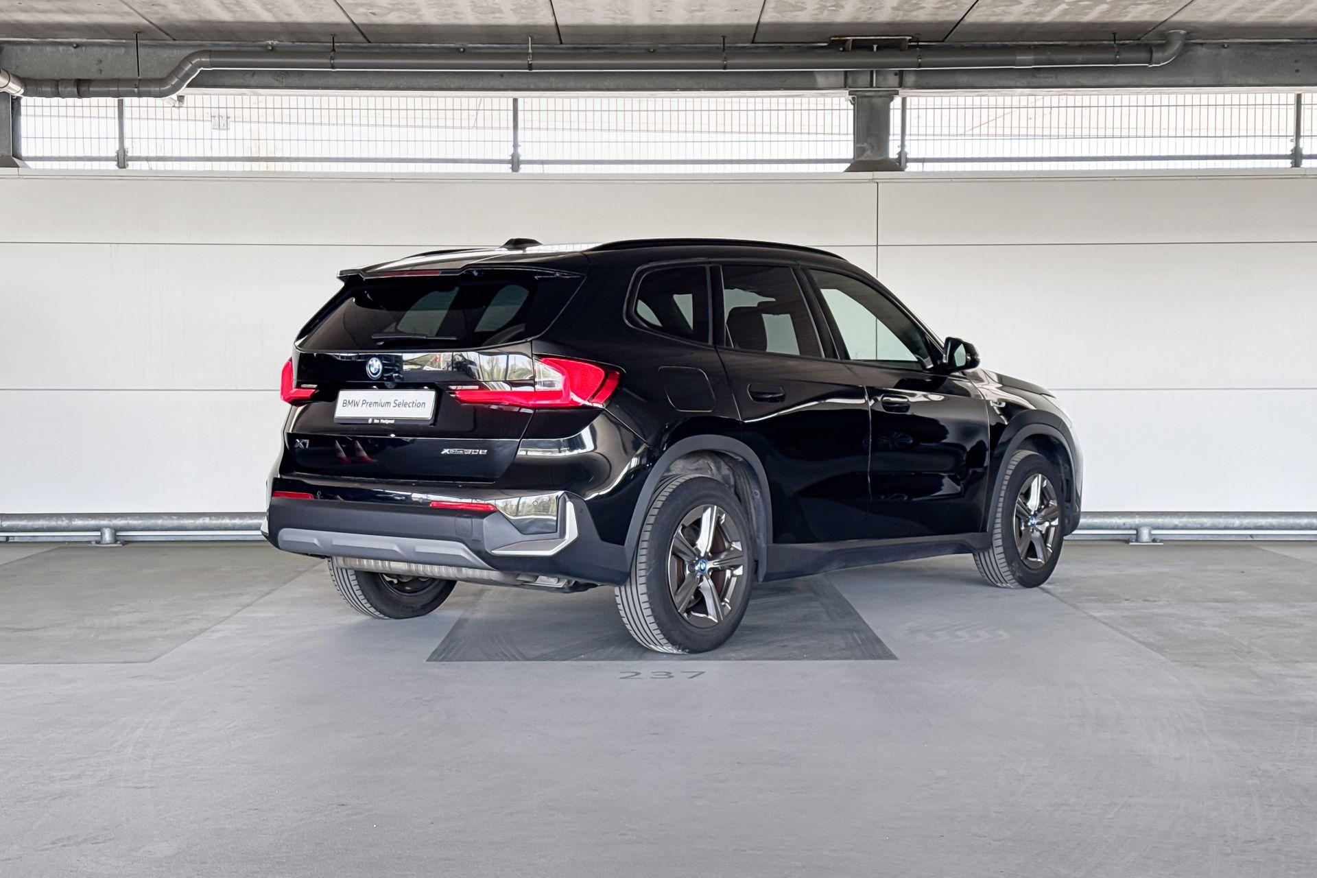 Foto van BMW X1 Xdrive30e