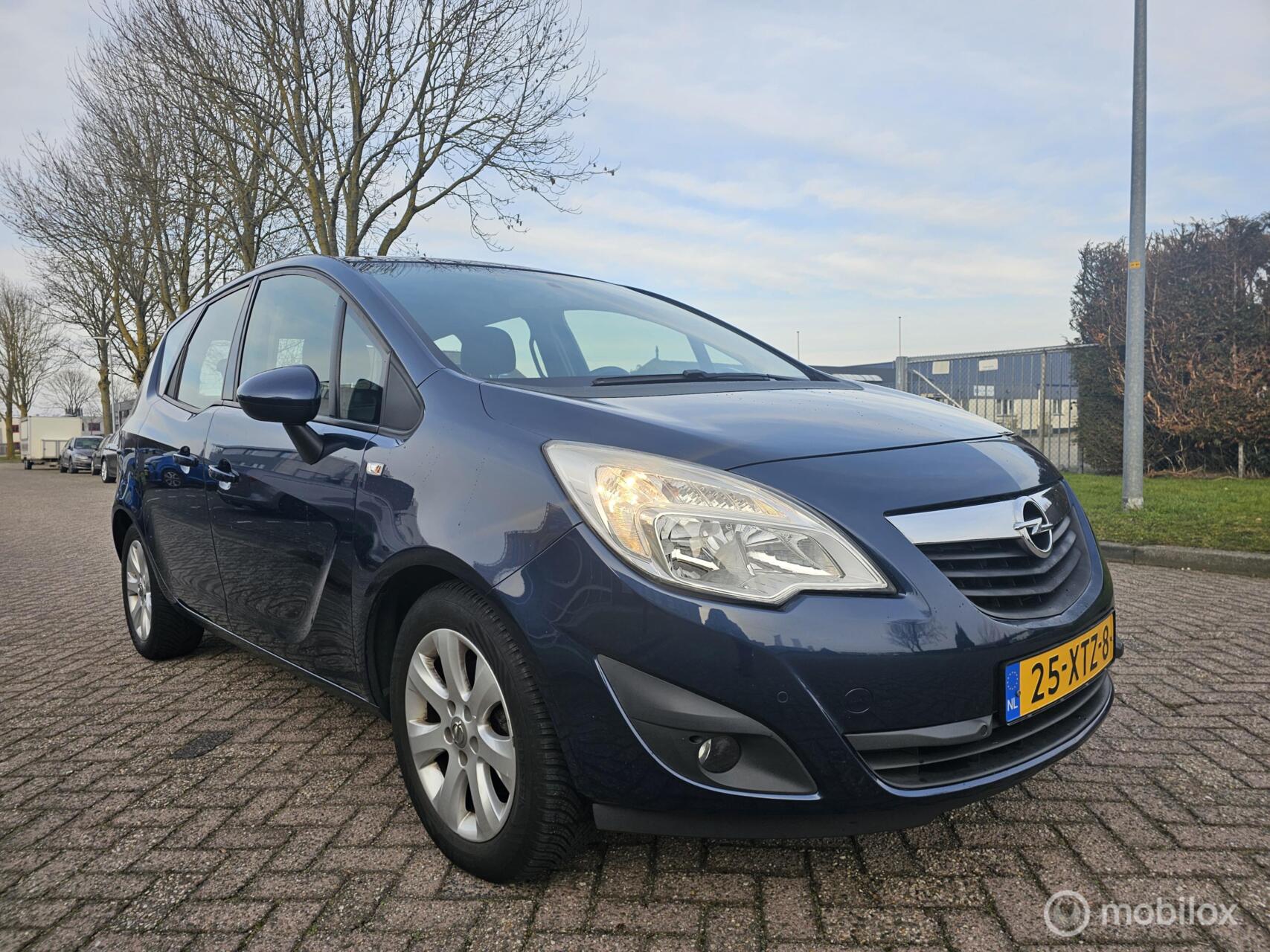 Opel Meriva 1.4 Turbo Cosmo Airco Cruise control 2011 - voorkant