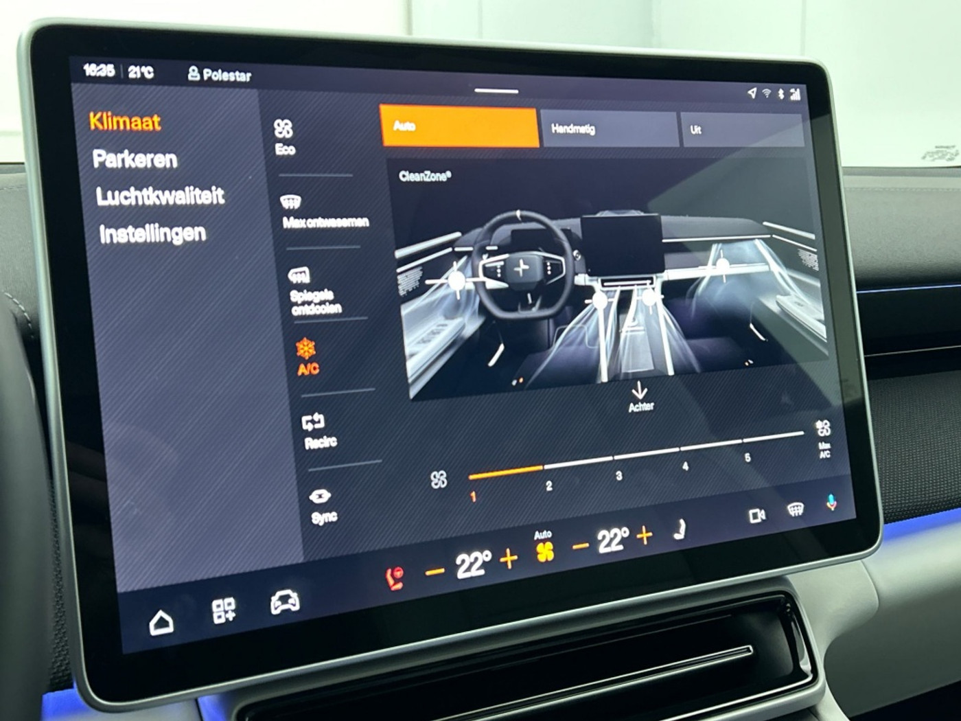 Foto van Polestar Polestar 4