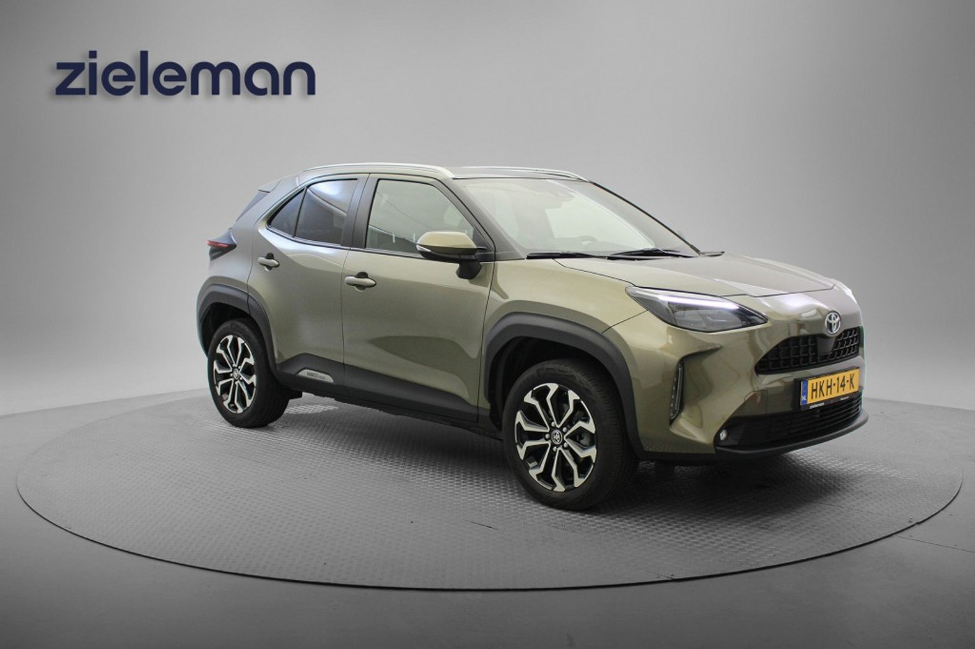 Toyota Toyota Yaris Cross 1.5 Hybrid Dynamic - Panorama, Carplay, Camera, Stoelverw. Trekhaak 2022 - voorkant