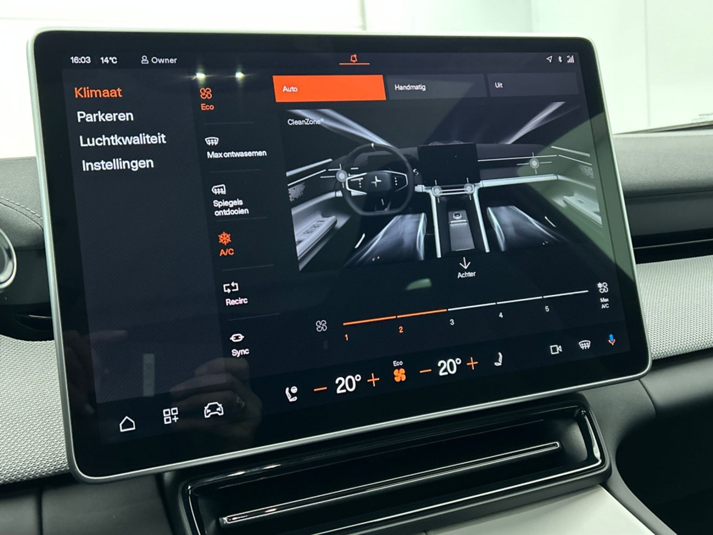 Foto van Polestar Polestar 4