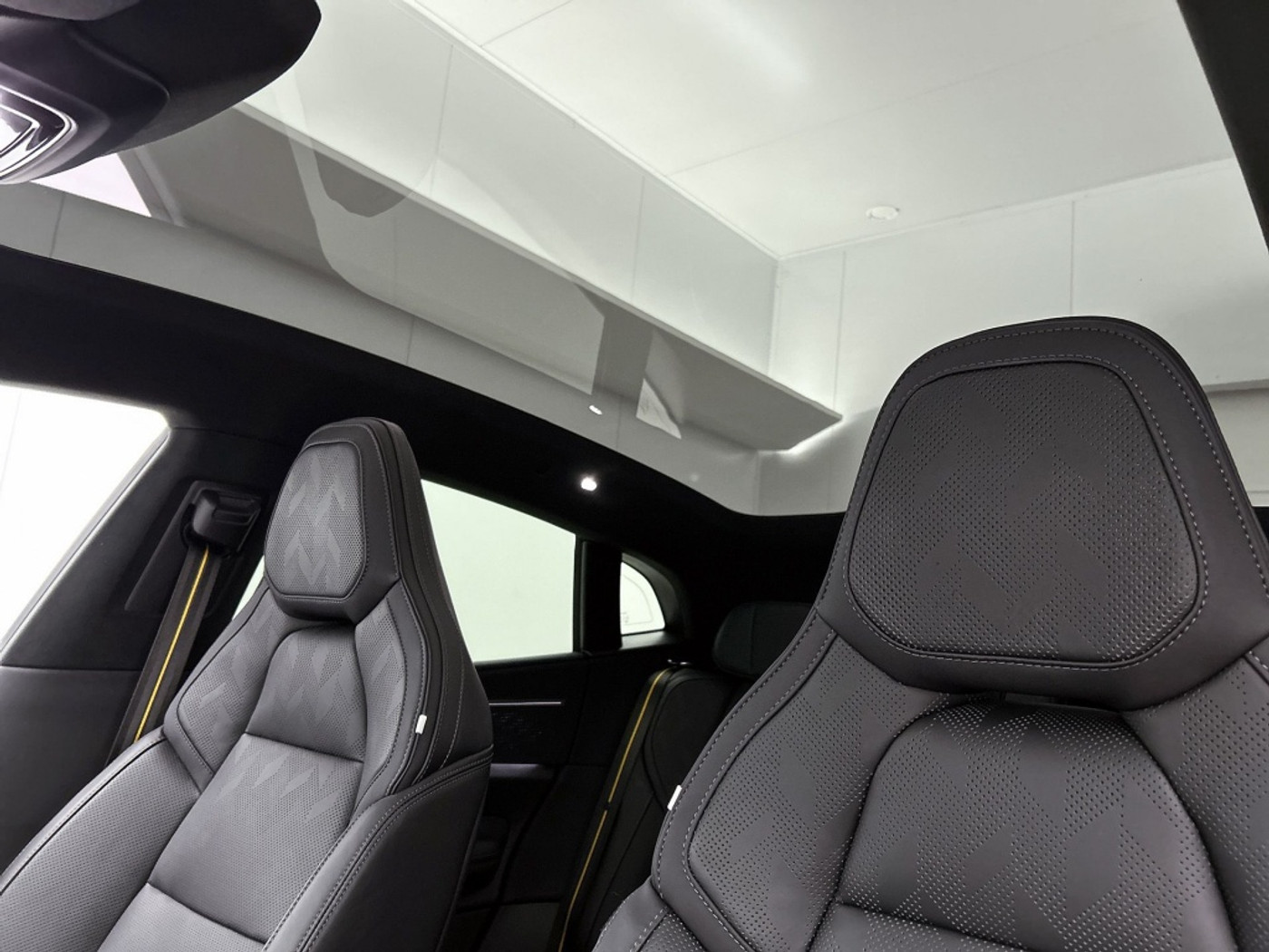 Foto van Polestar Polestar 4