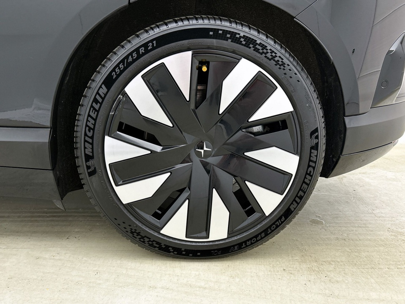 Foto van Polestar Polestar 4