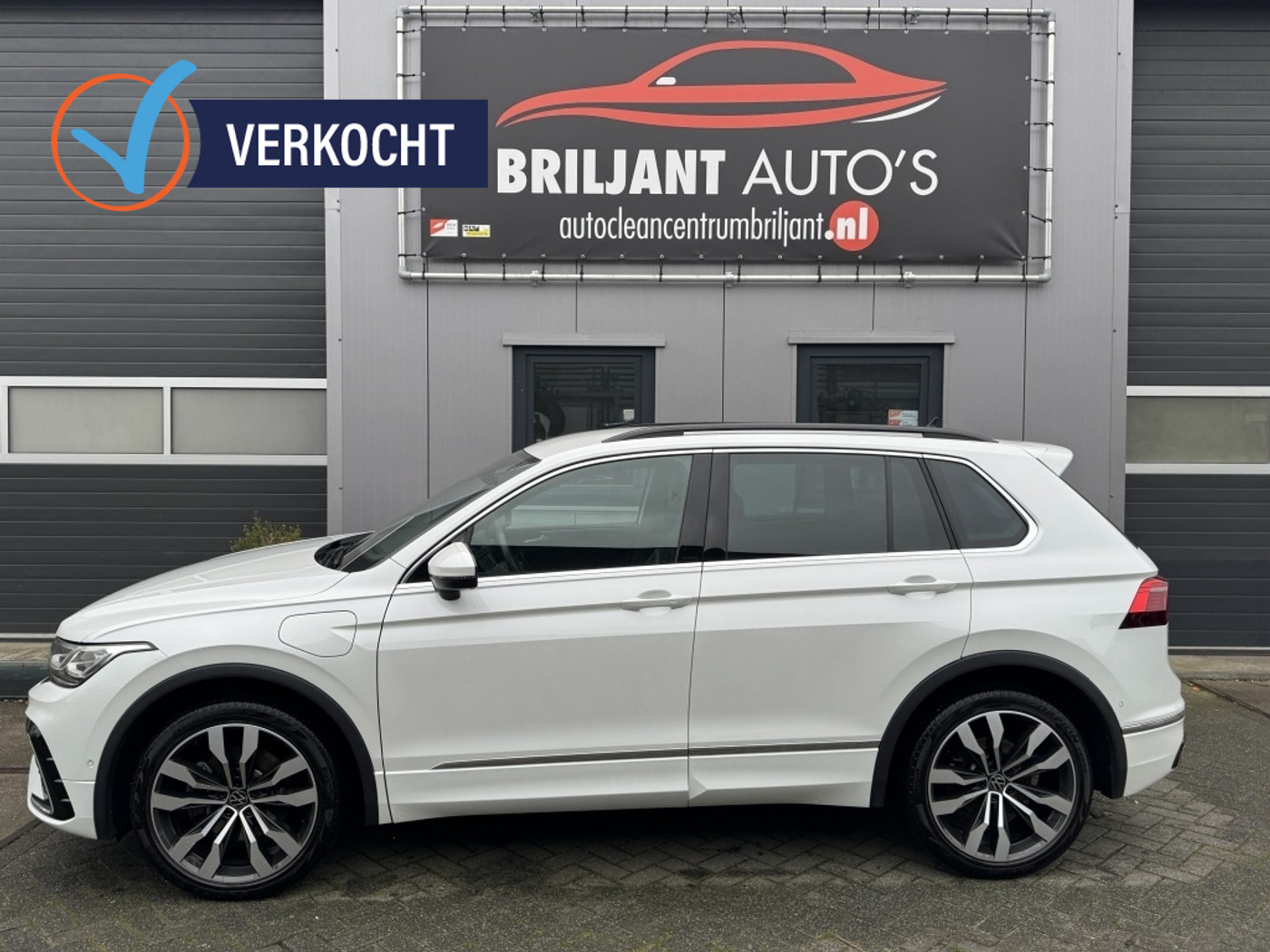 Volkswagen Tiguan 1.4 TSI eHy R-Line Led 20inch sfeerverlichting Vol 2021 - voorkant