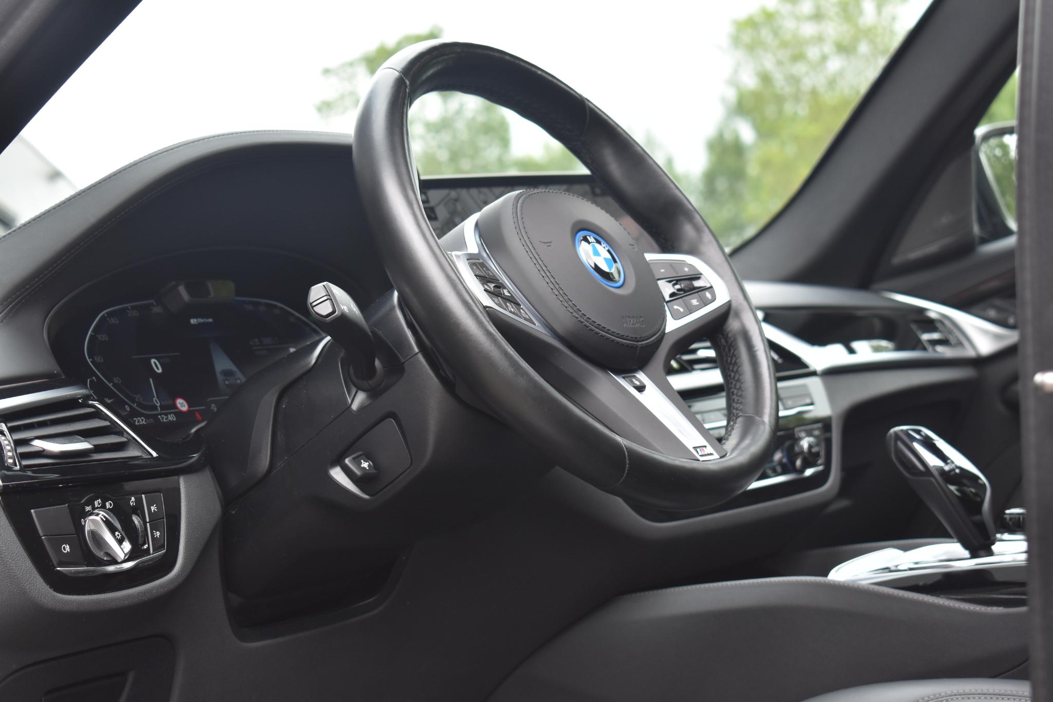 Foto van BMW 545e xDrive