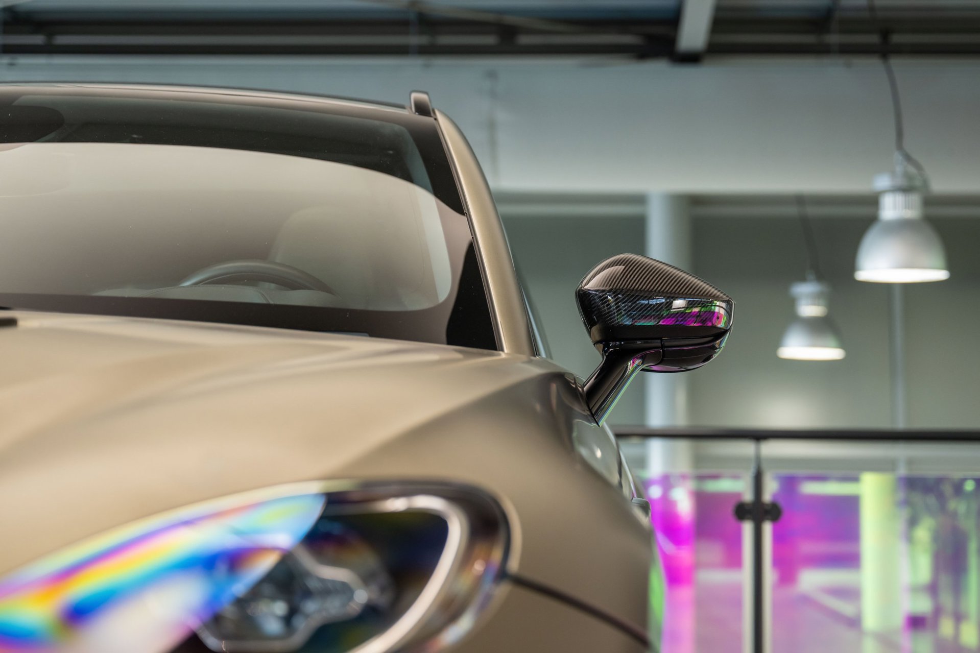 Foto van Aston Martin Dbx707