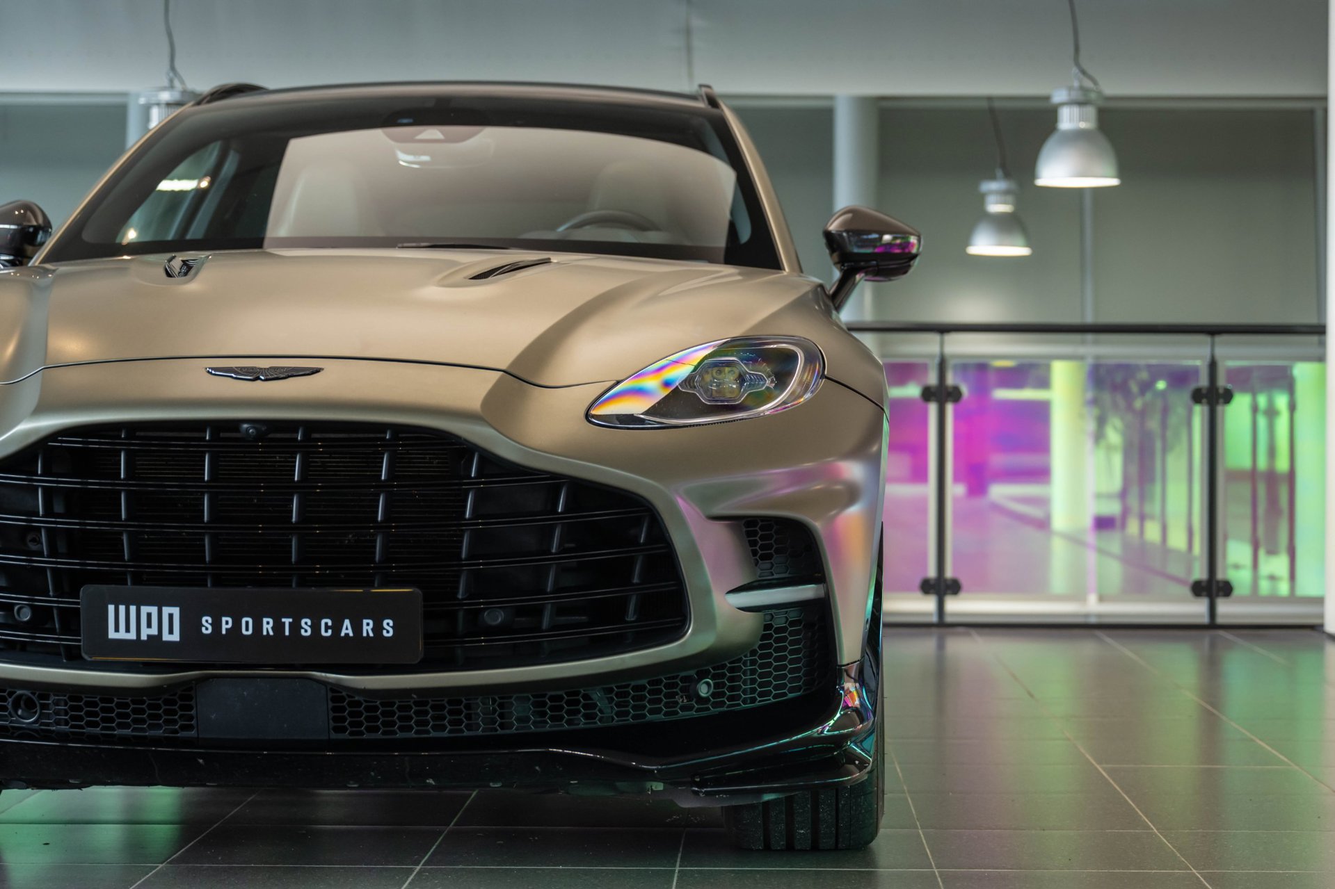 Foto van Aston Martin Dbx707