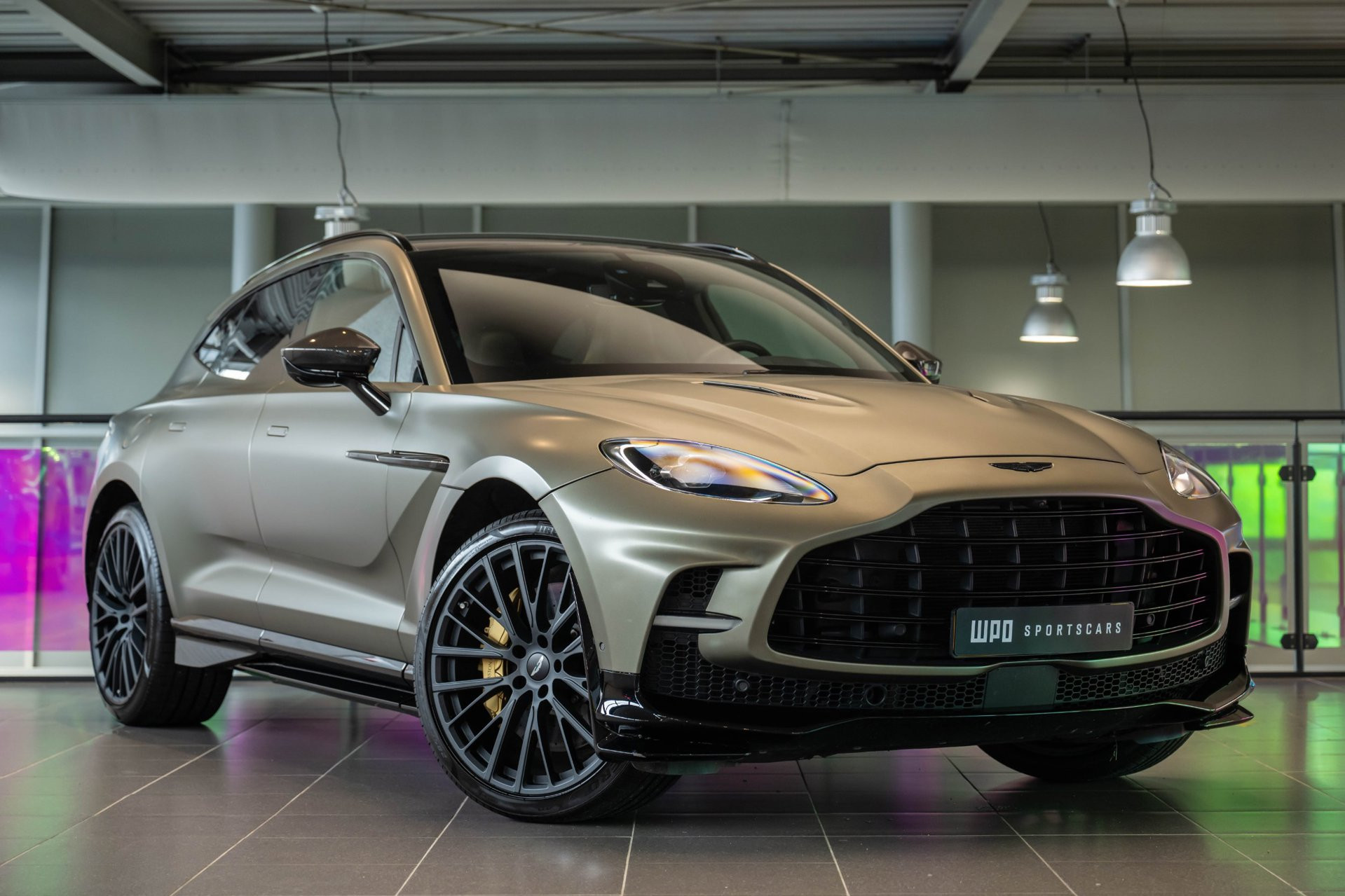 Aston Martin Dbx707 4.0 V8 707 2023 - voorkant