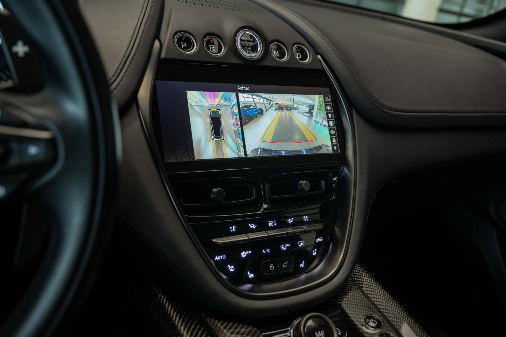Foto van Aston Martin Dbx707