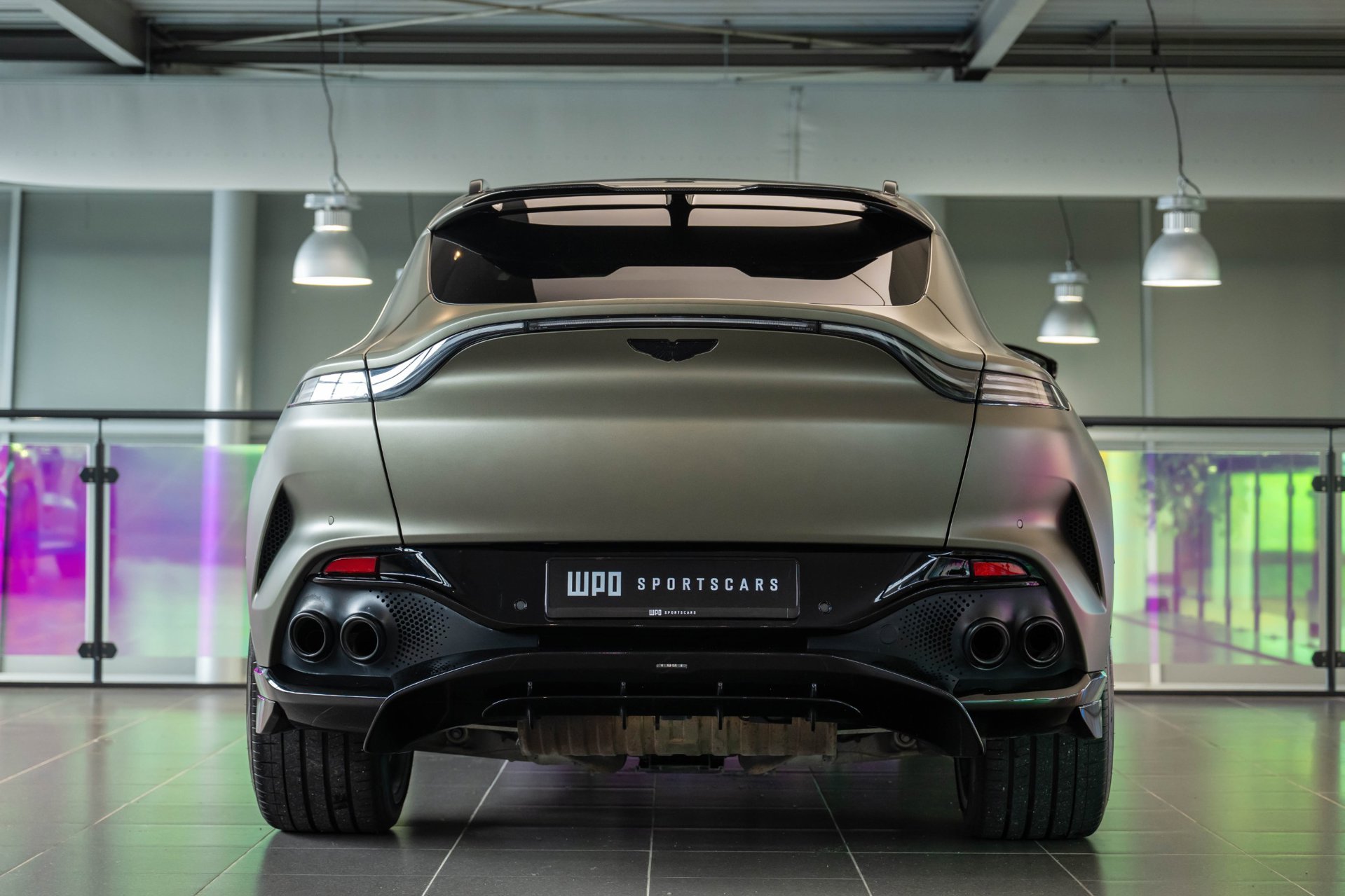 Foto van Aston Martin Dbx707