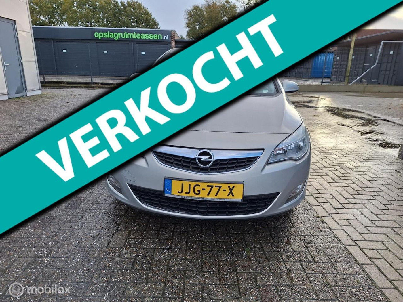 Opel Astra 1.4 Selection 2010 - voorkant