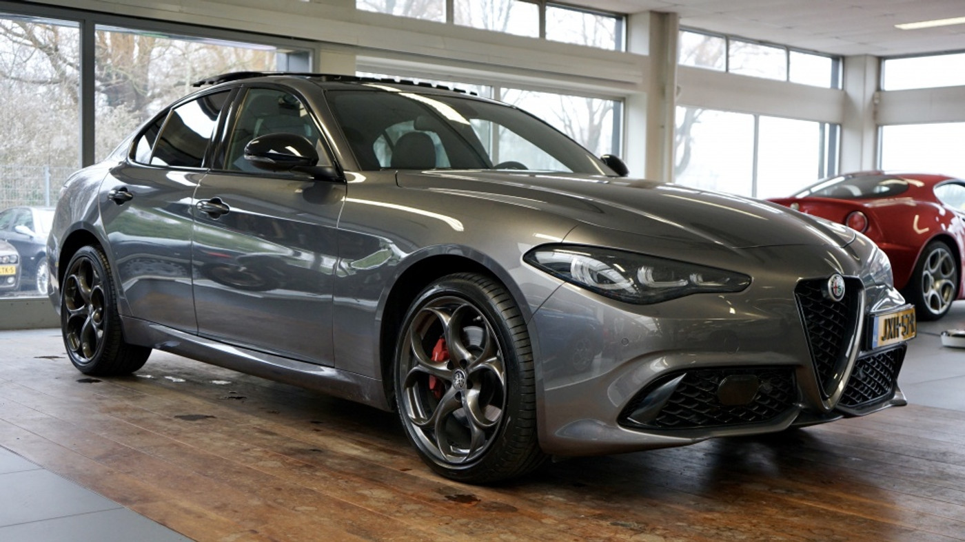 Alfa Romeo Giulia 2.0 T GME AWD Veloce | 280 pk | 12 Maanden bovag | 2023 - voorkant